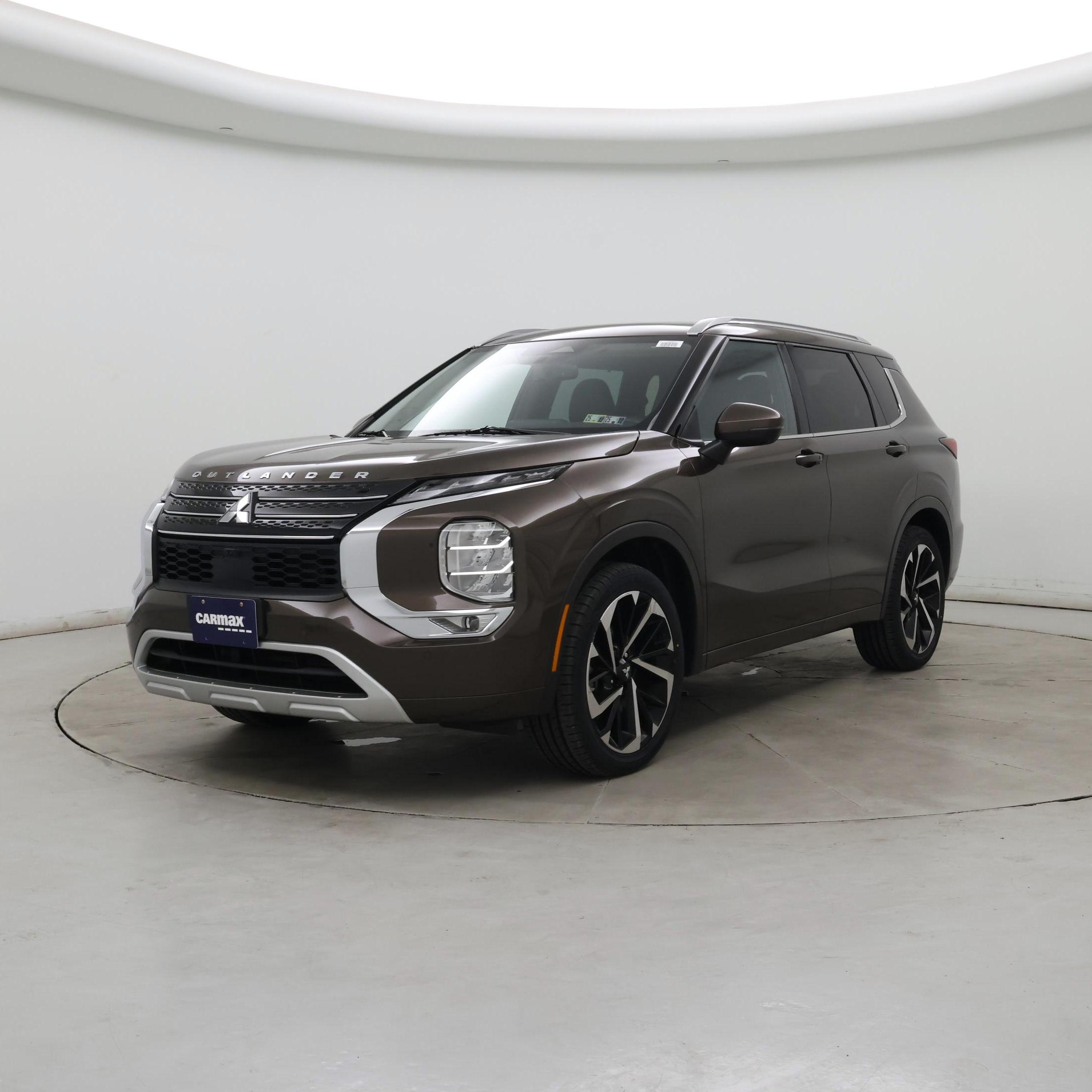 Thumbnail: 2023 Mitsubishi Outlander - 4