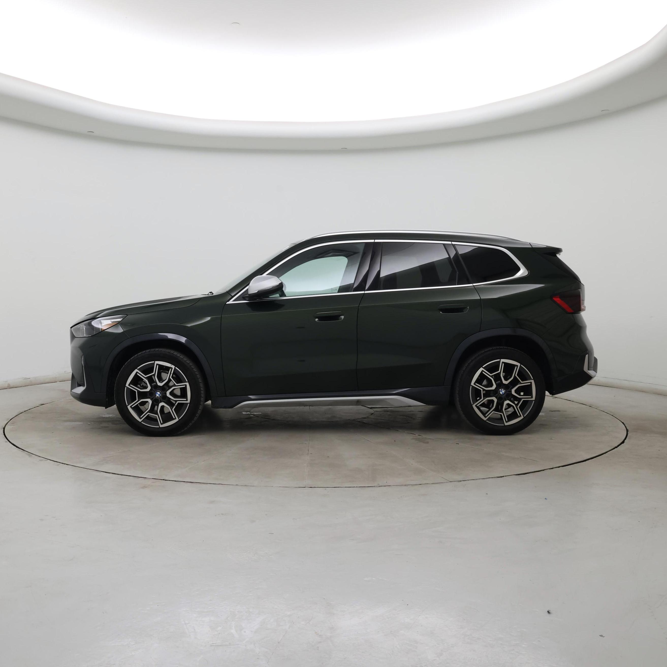 Thumbnail: 2023 BMW X1 - 3