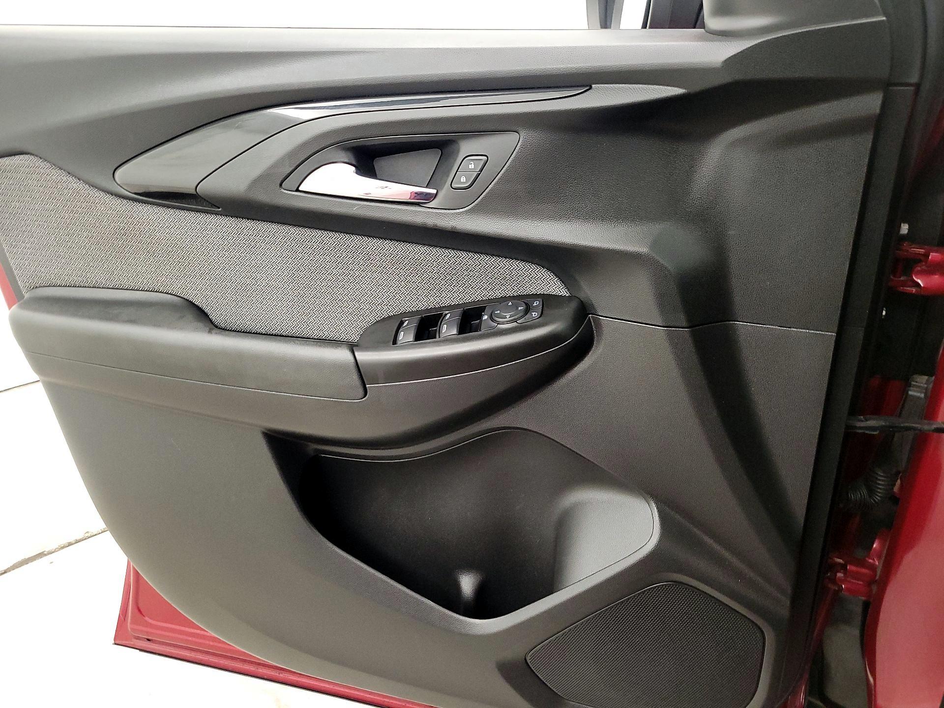 Thumbnail: 2021 Chevrolet TrailBlazer - 12