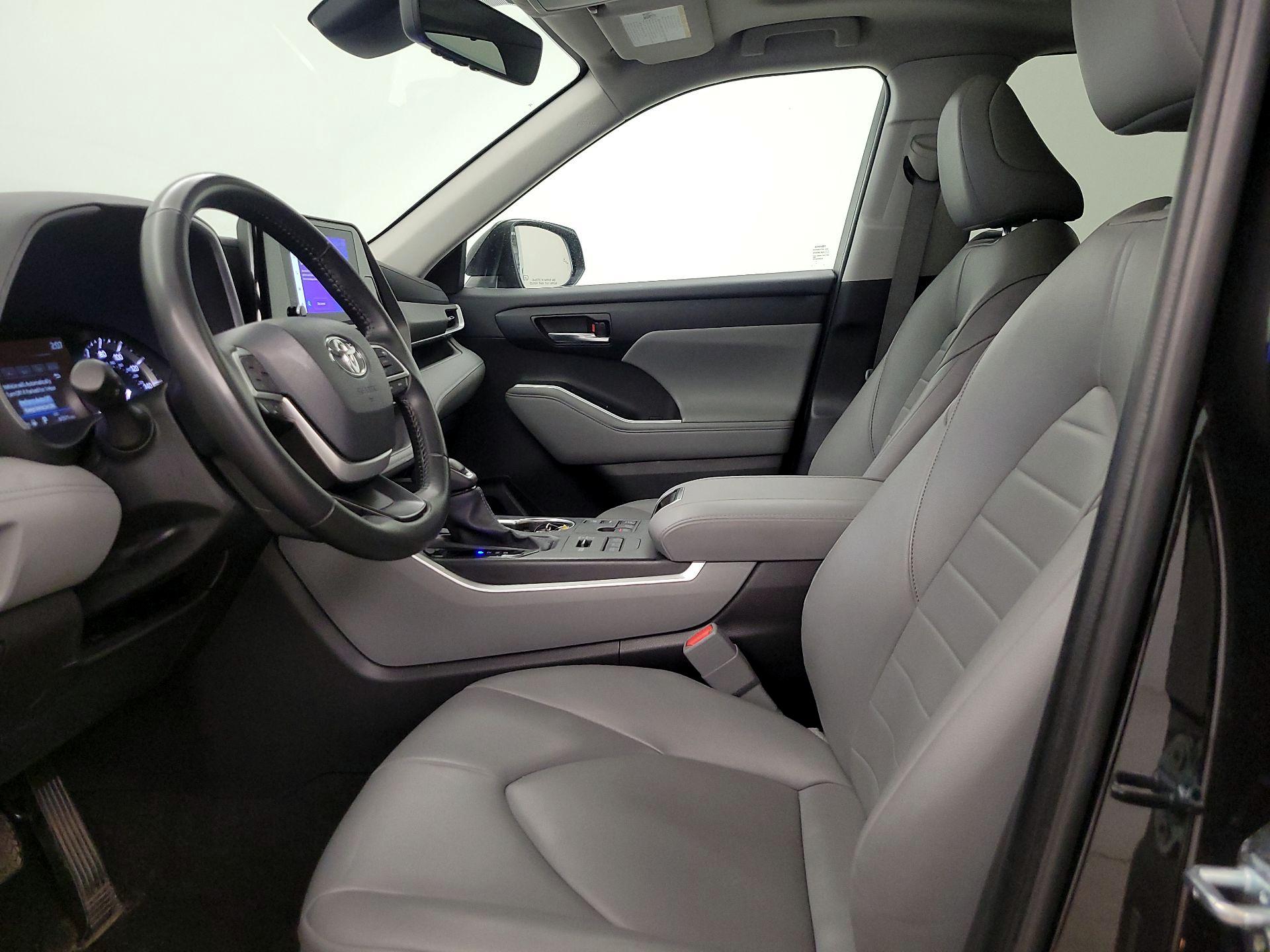 Thumbnail: 2024 Toyota Highlander - 11