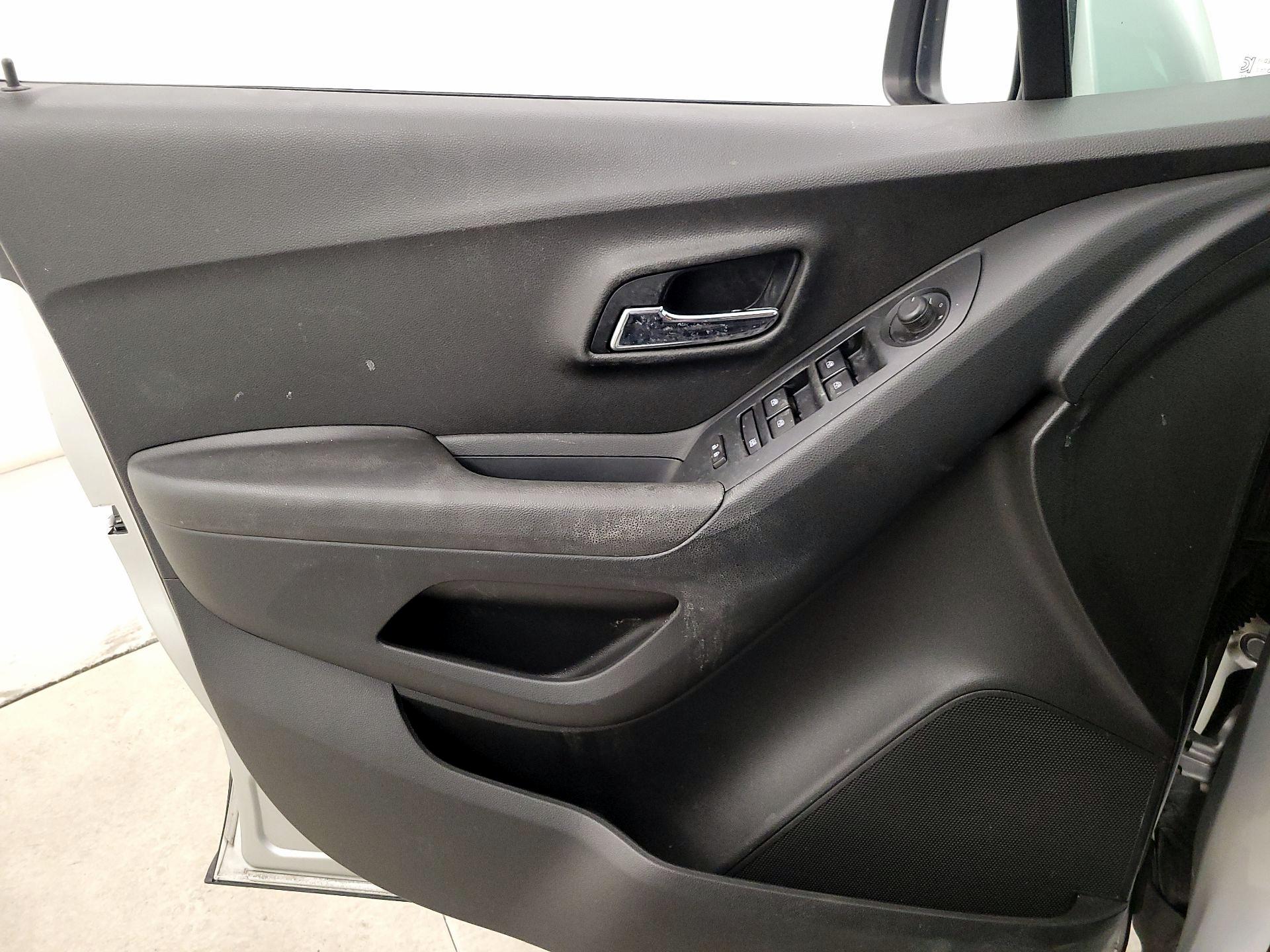 Thumbnail: 2019 Chevrolet Trax - 12