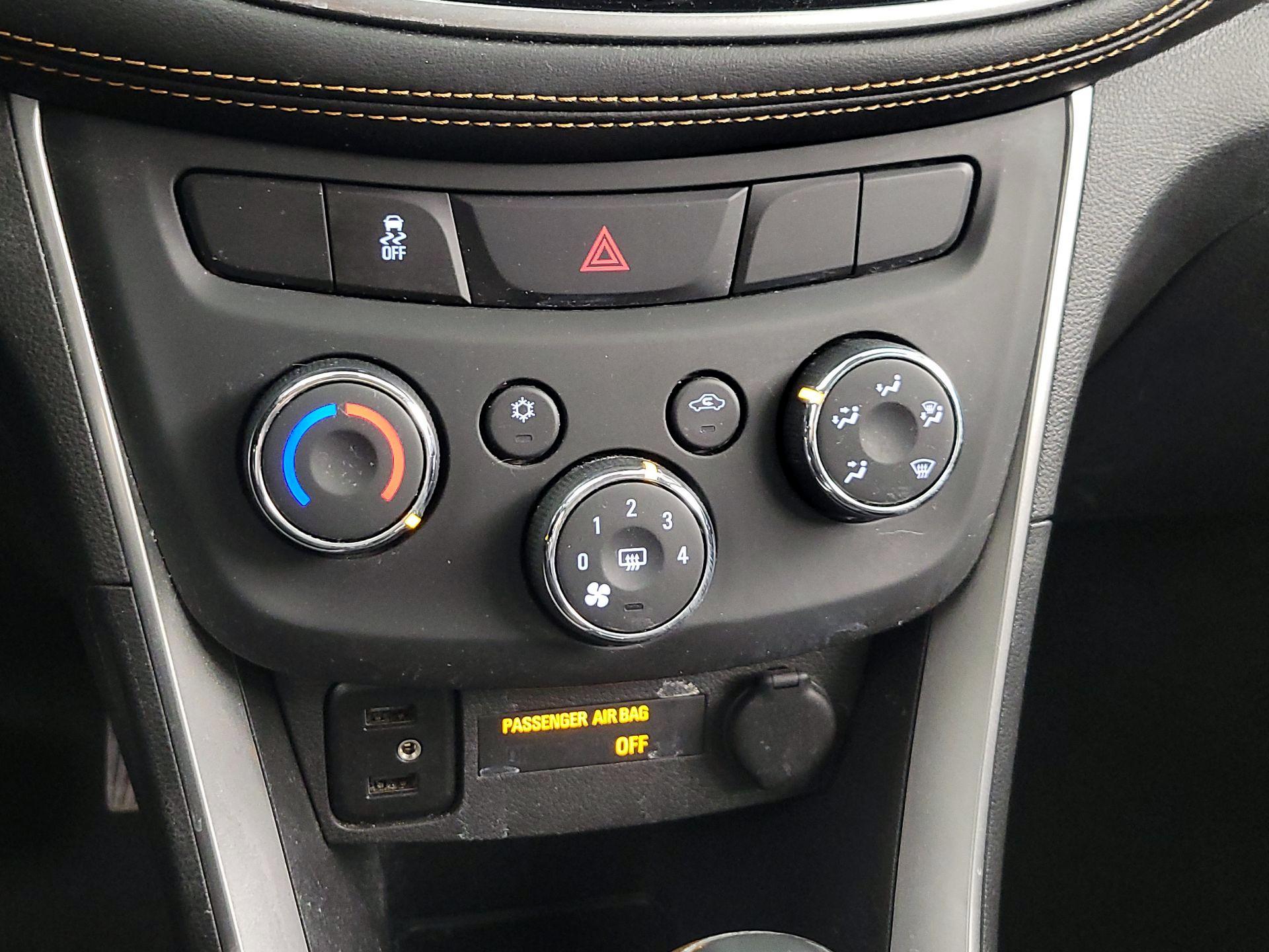 Thumbnail: 2019 Chevrolet Trax - 16