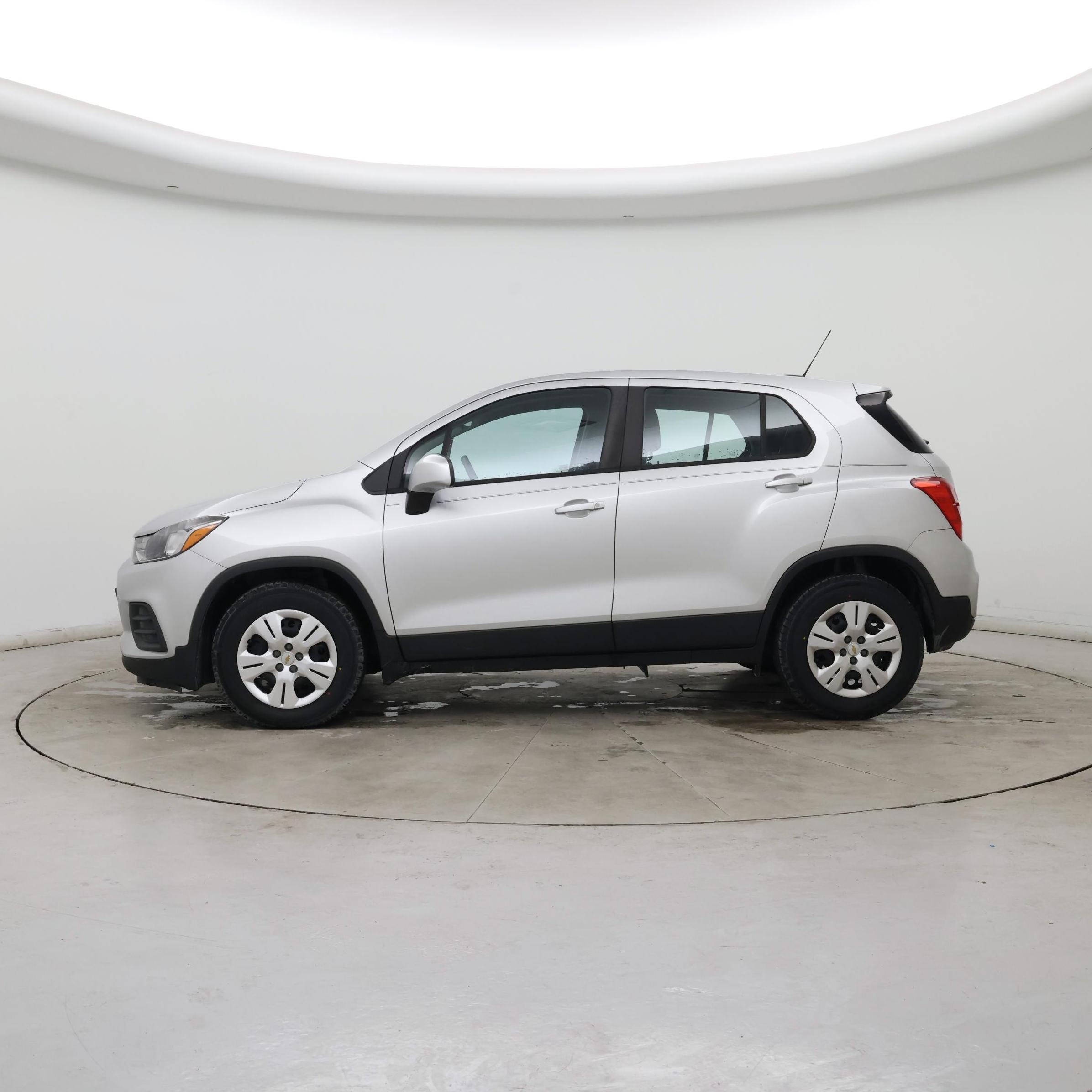 Thumbnail: 2019 Chevrolet Trax - 3