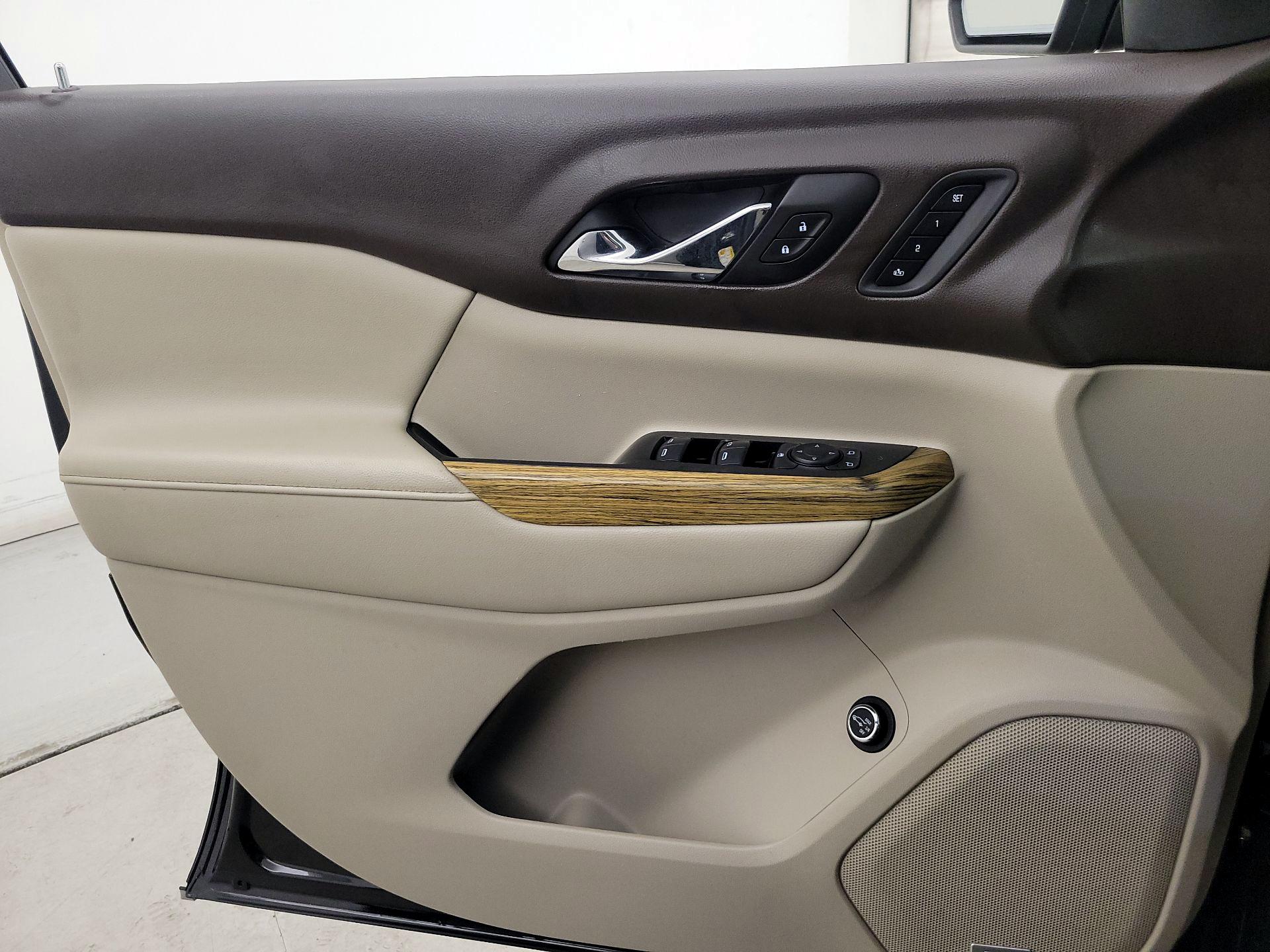 Thumbnail: 2017 GMC Acadia - 12