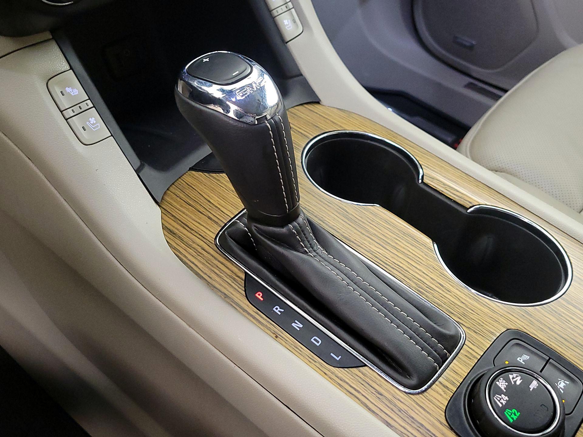 Thumbnail: 2017 GMC Acadia - 18