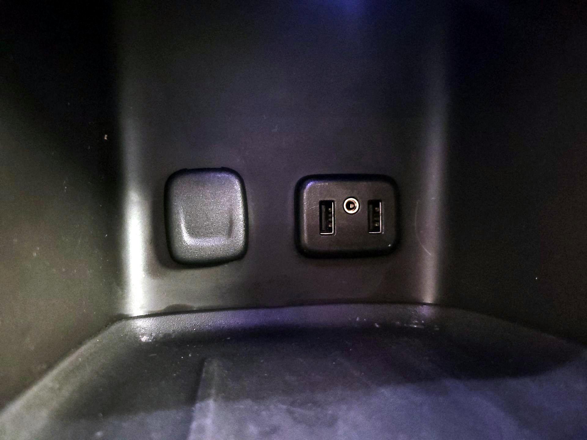 Thumbnail: 2017 GMC Acadia - 19