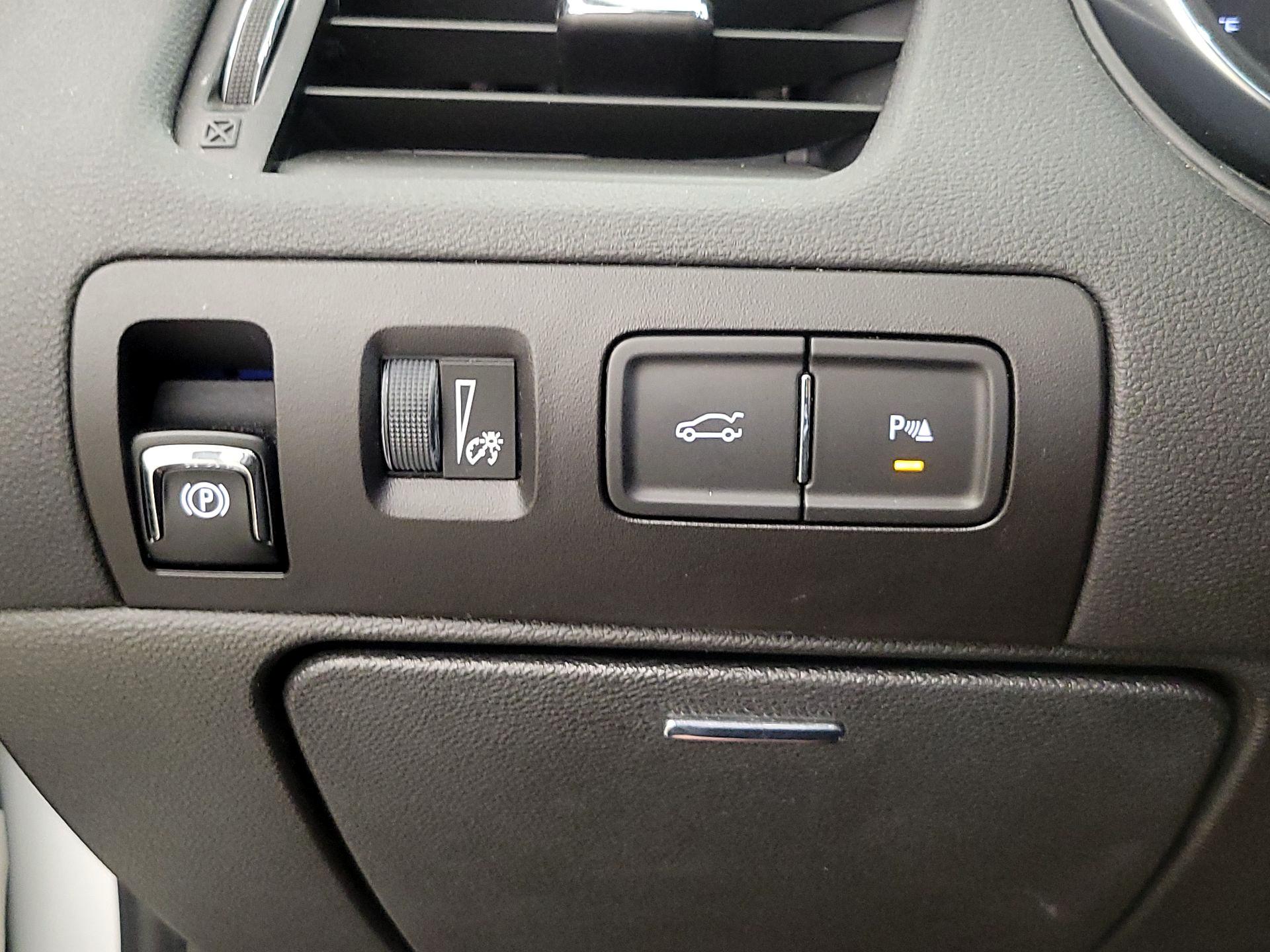 Thumbnail: 2016 Chevrolet Impala - 13