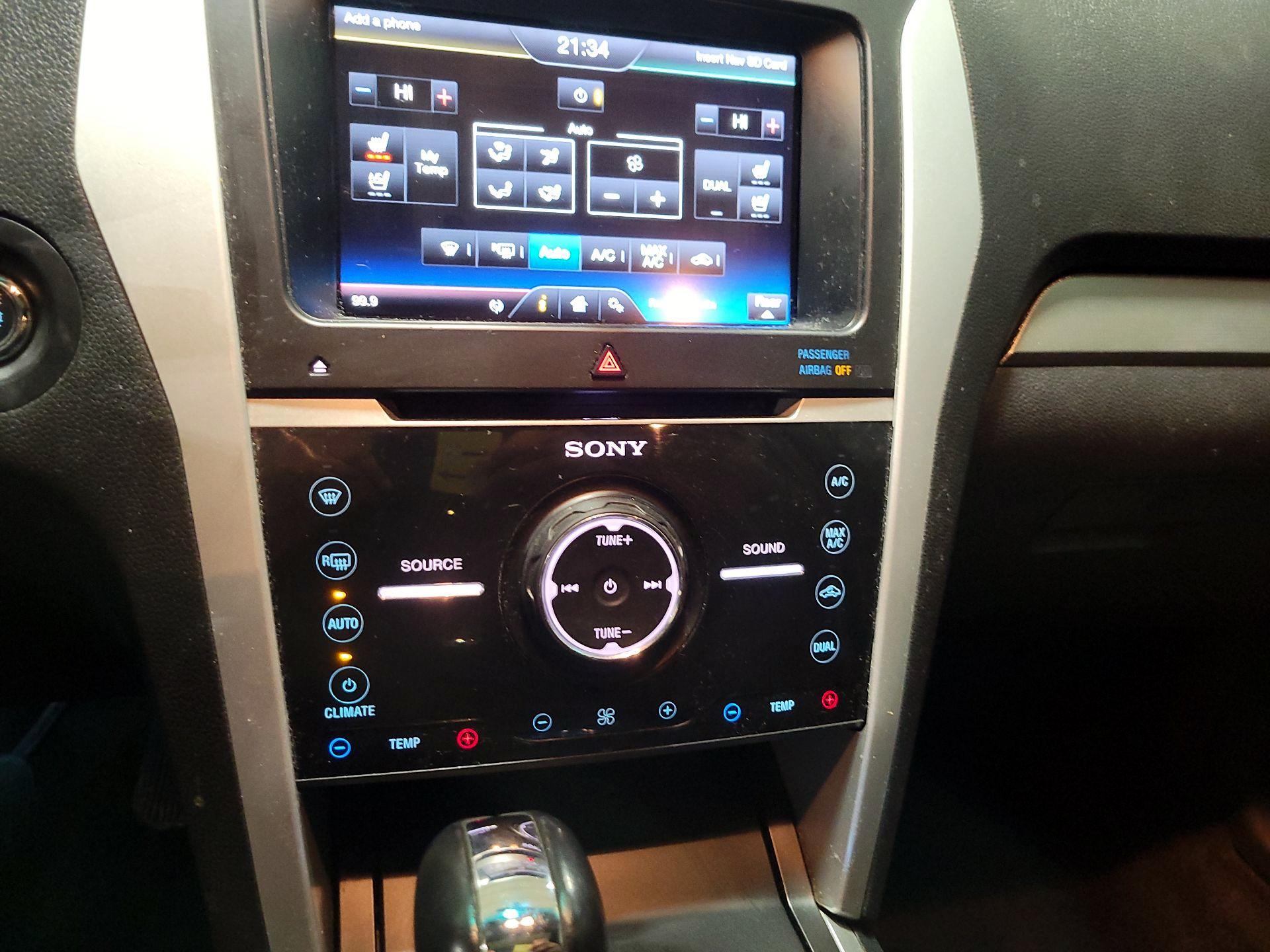 Thumbnail: 2014 Ford Explorer - 16