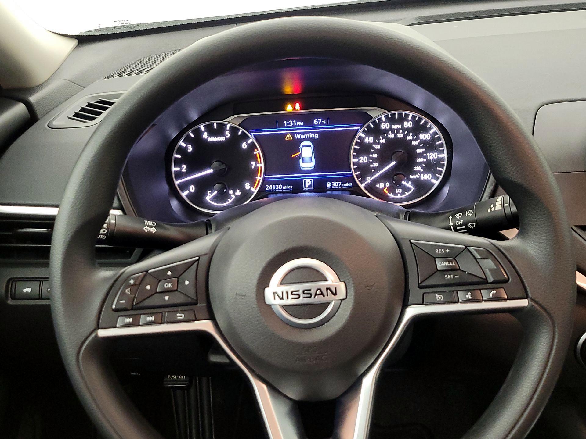 Thumbnail: 2020 Nissan Altima - 10