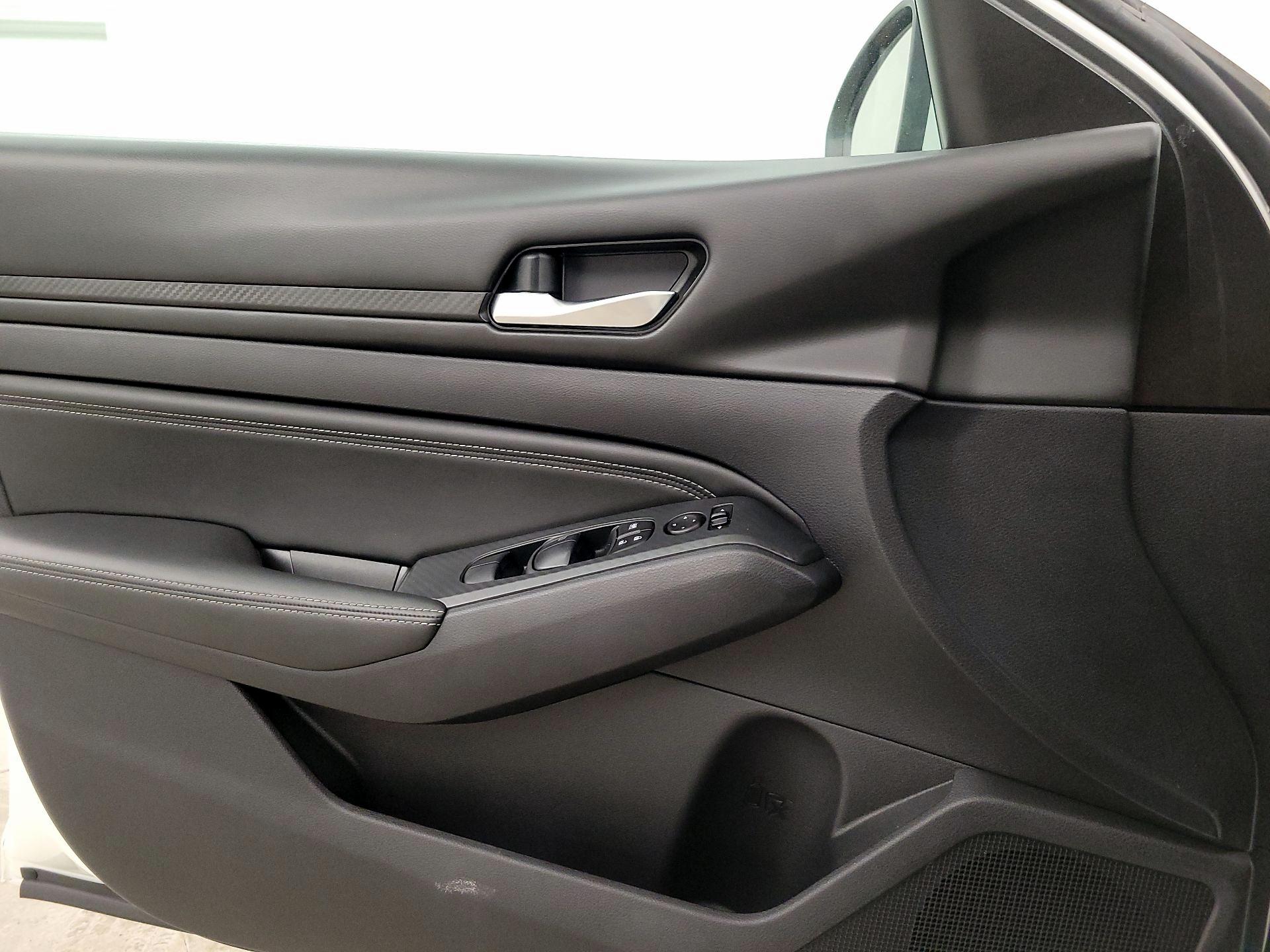 Thumbnail: 2020 Nissan Altima - 12