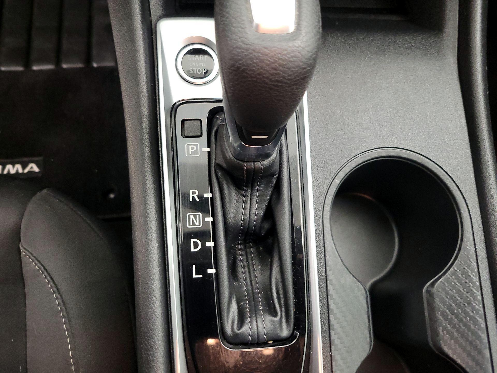 Thumbnail: 2020 Nissan Altima - 17