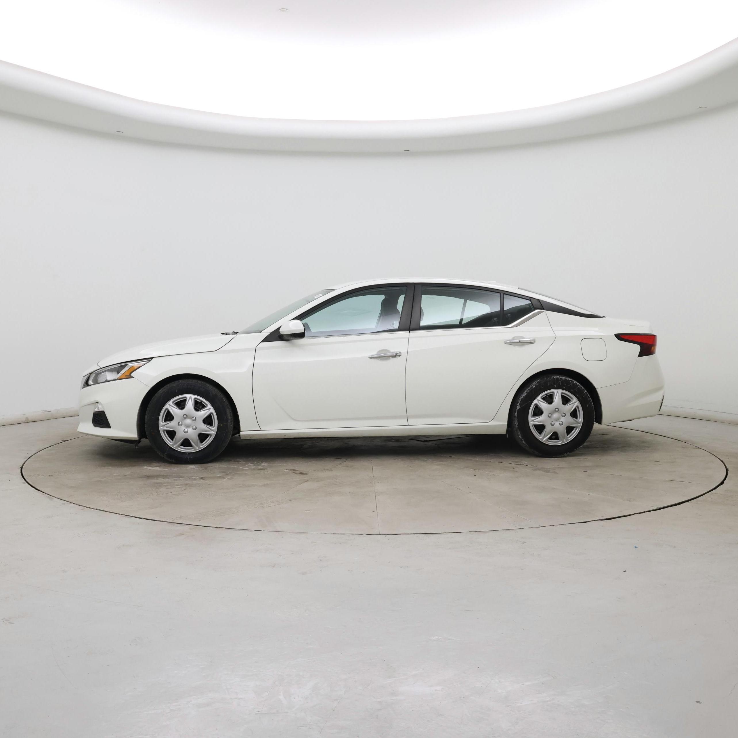 Thumbnail: 2020 Nissan Altima - 3