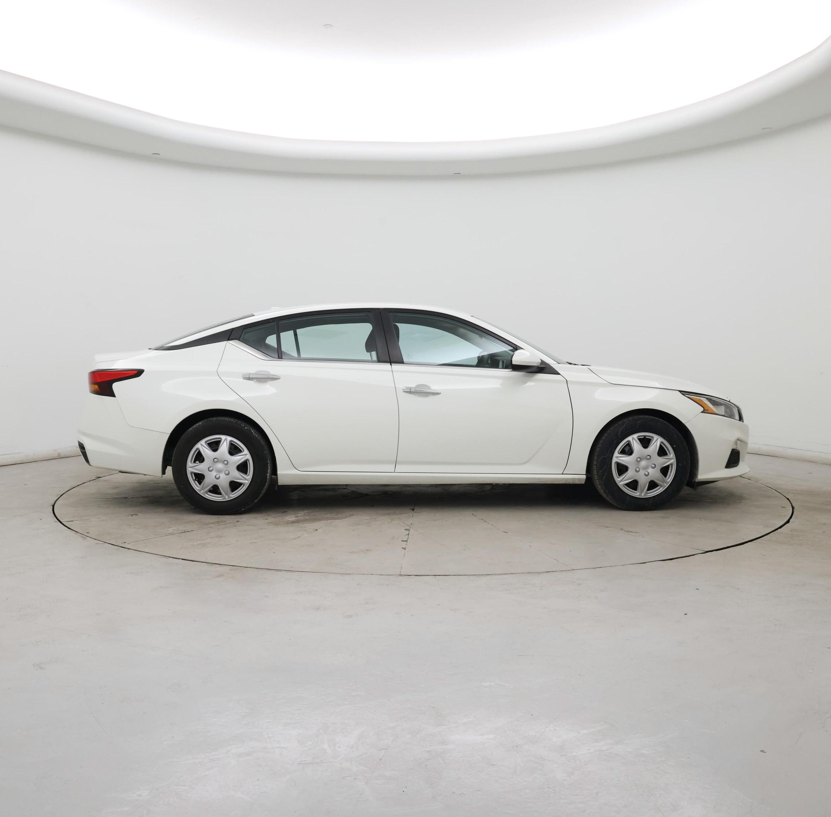 Thumbnail: 2020 Nissan Altima - 7