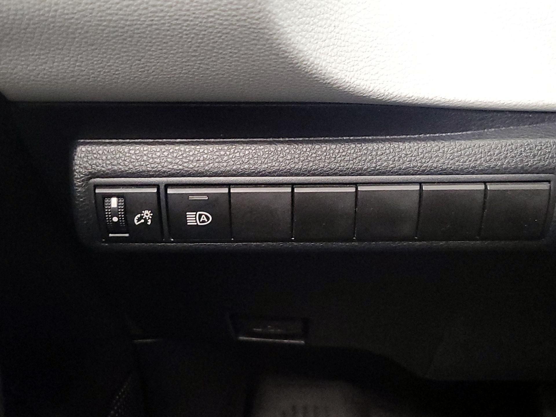 Thumbnail: 2020 Toyota Corolla - 13