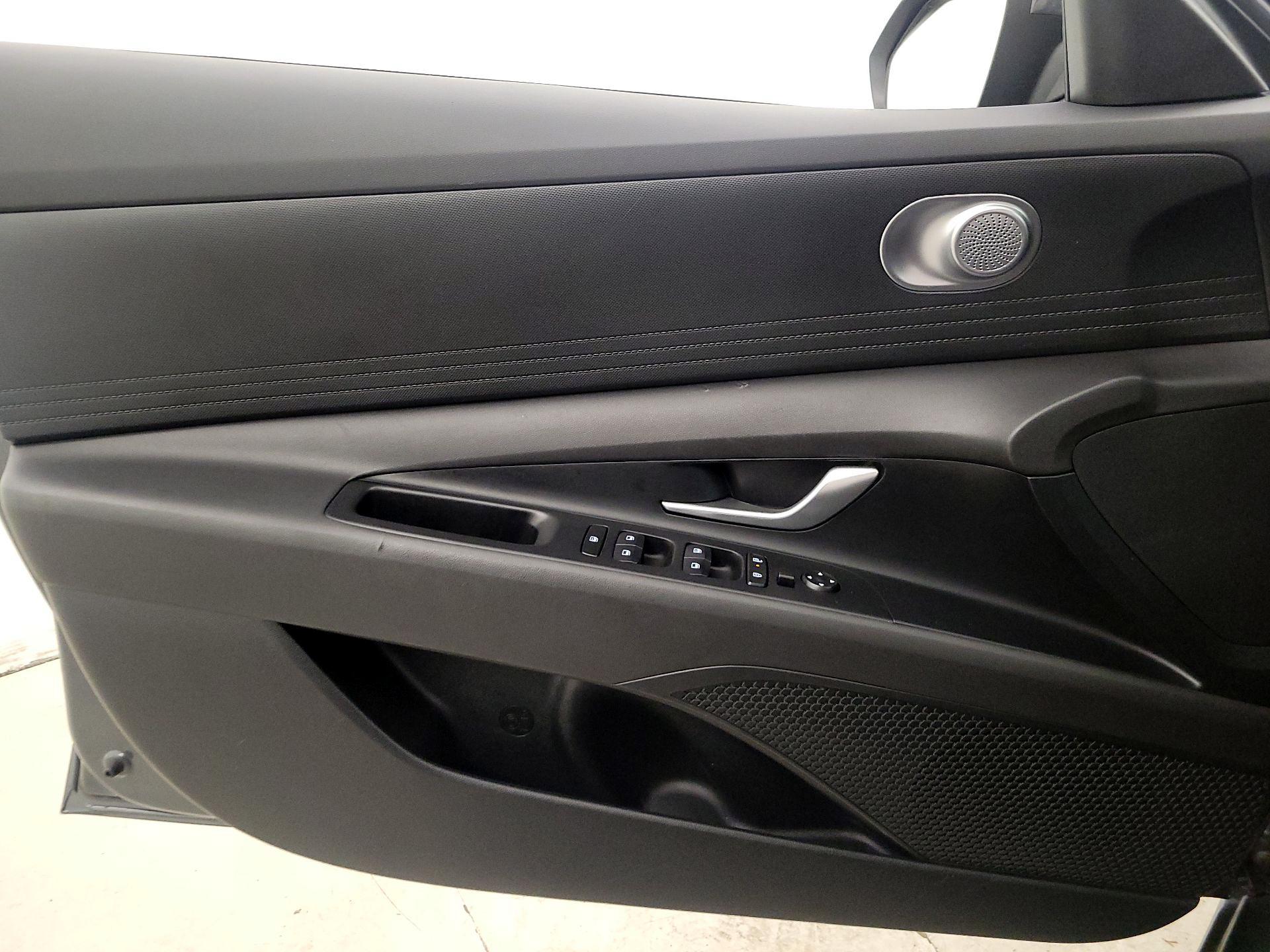 Thumbnail: 2024 Hyundai Elantra - 12