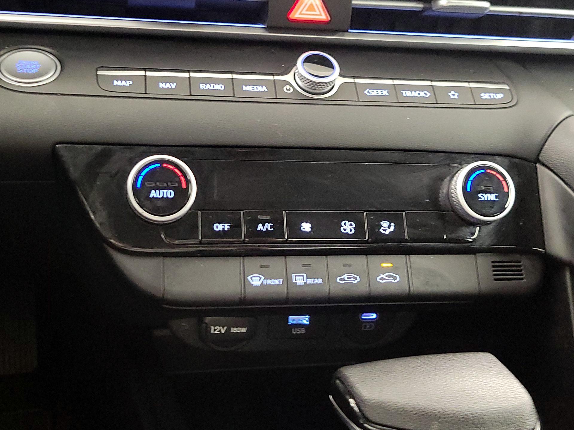 Thumbnail: 2024 Hyundai Elantra - 17