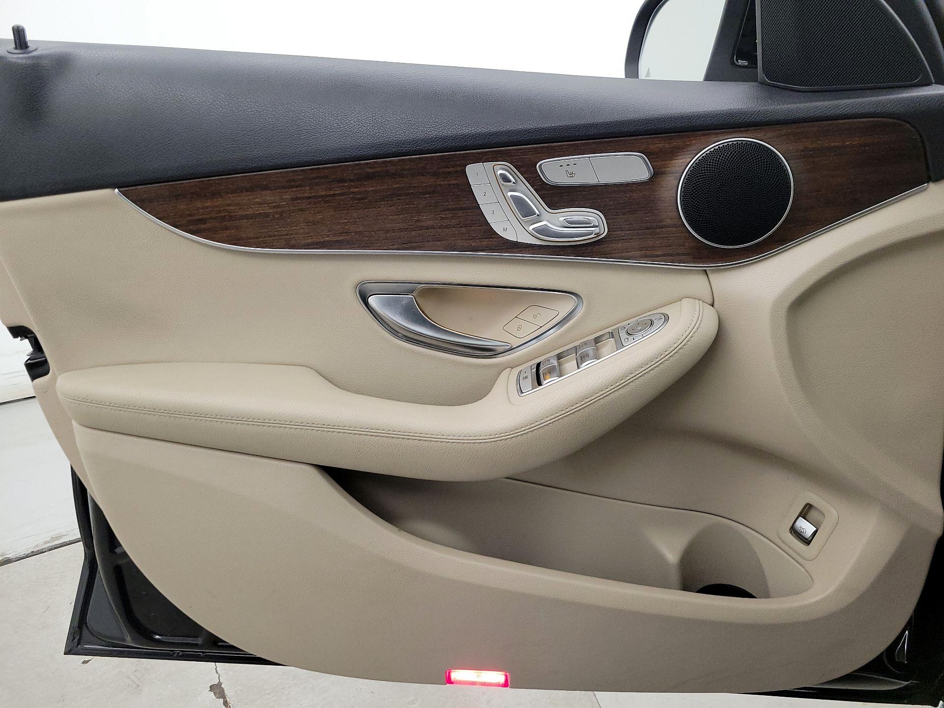 Thumbnail: 2020 Mercedes-Benz C-Class - 12