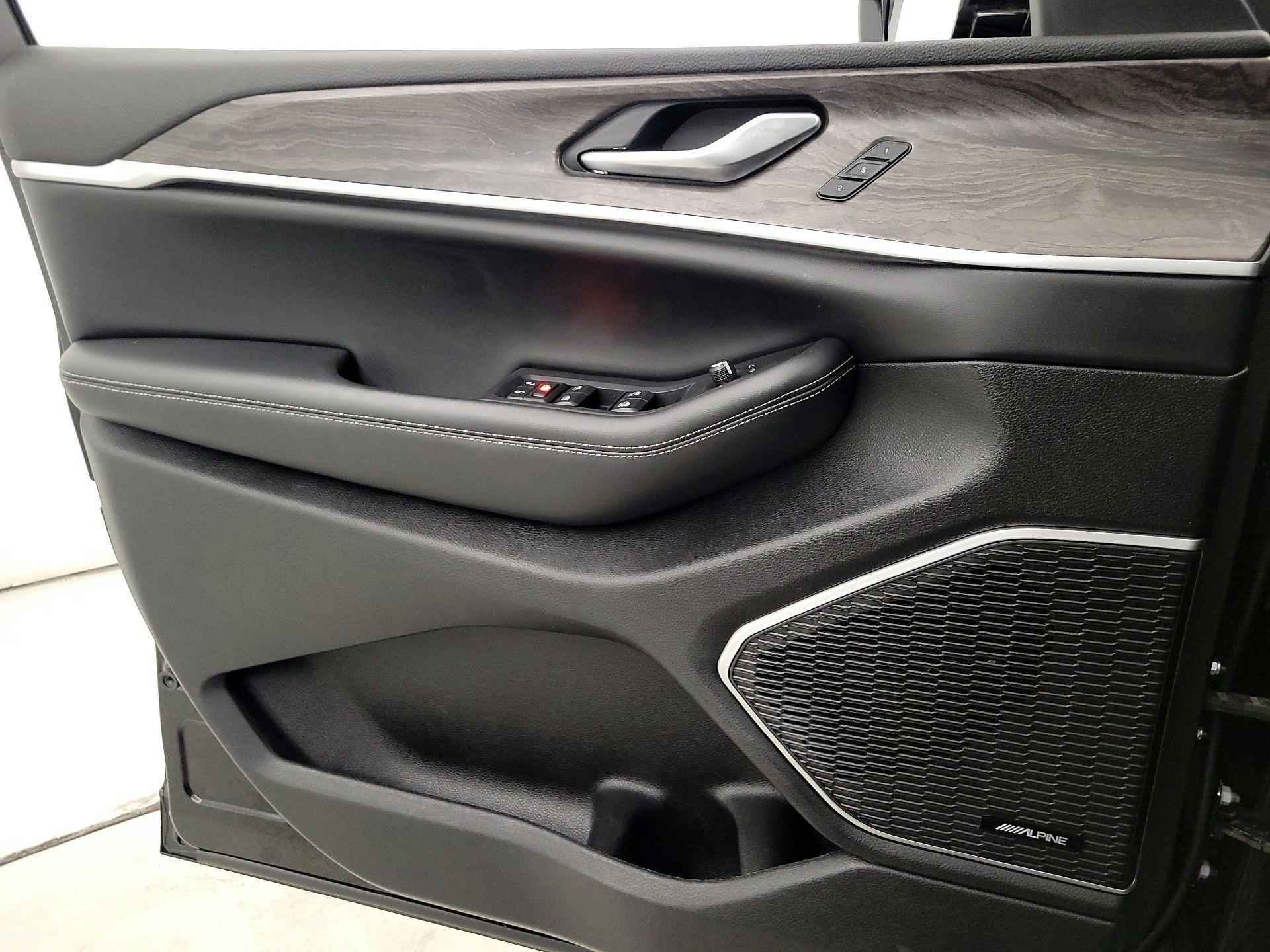 Thumbnail: 2022 Jeep Grand Cherokee L - 12