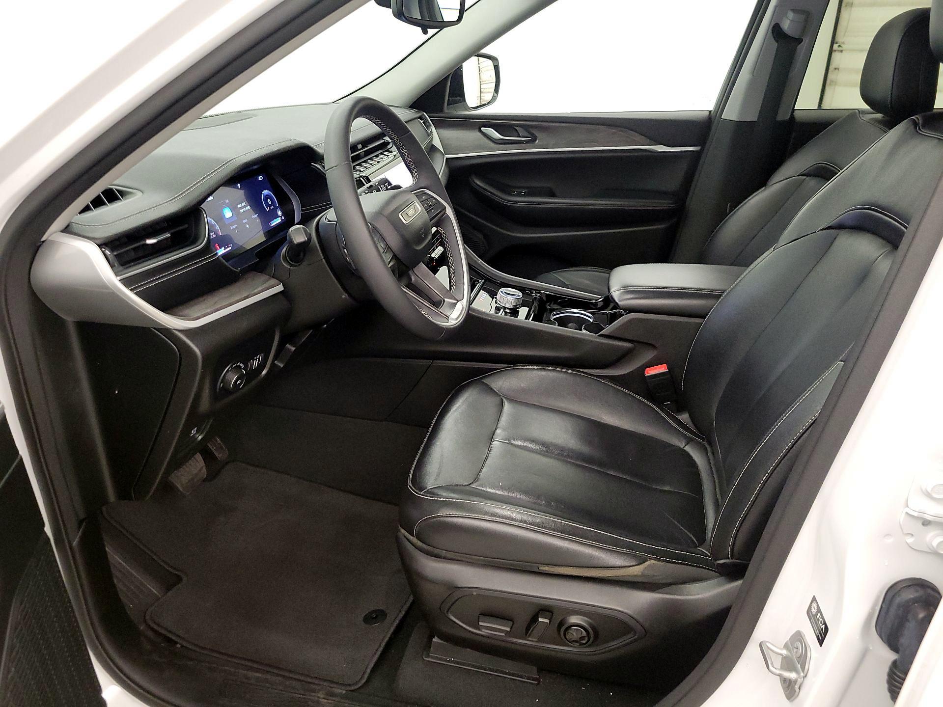 Thumbnail: 2023 Jeep Grand Cherokee - 11