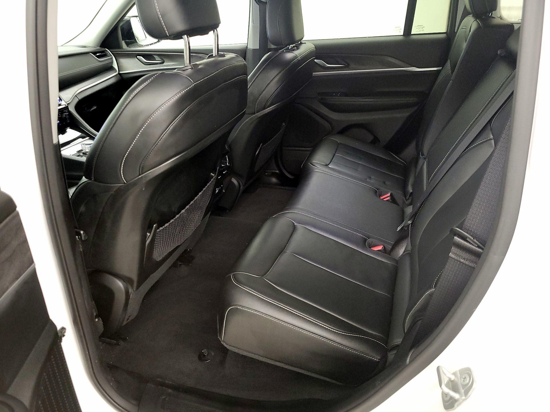 Thumbnail: 2023 Jeep Grand Cherokee - 20