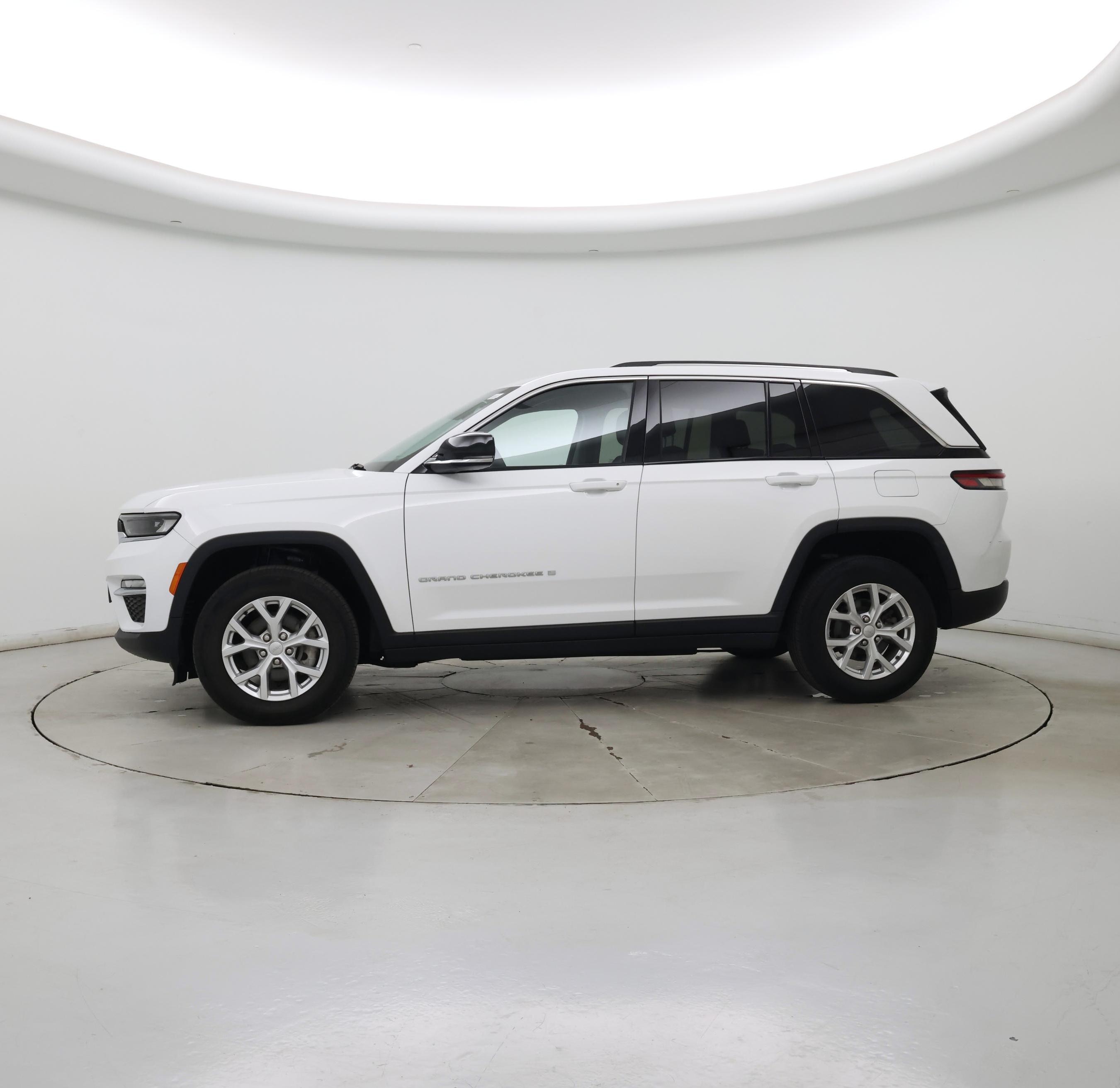 Thumbnail: 2023 Jeep Grand Cherokee - 3