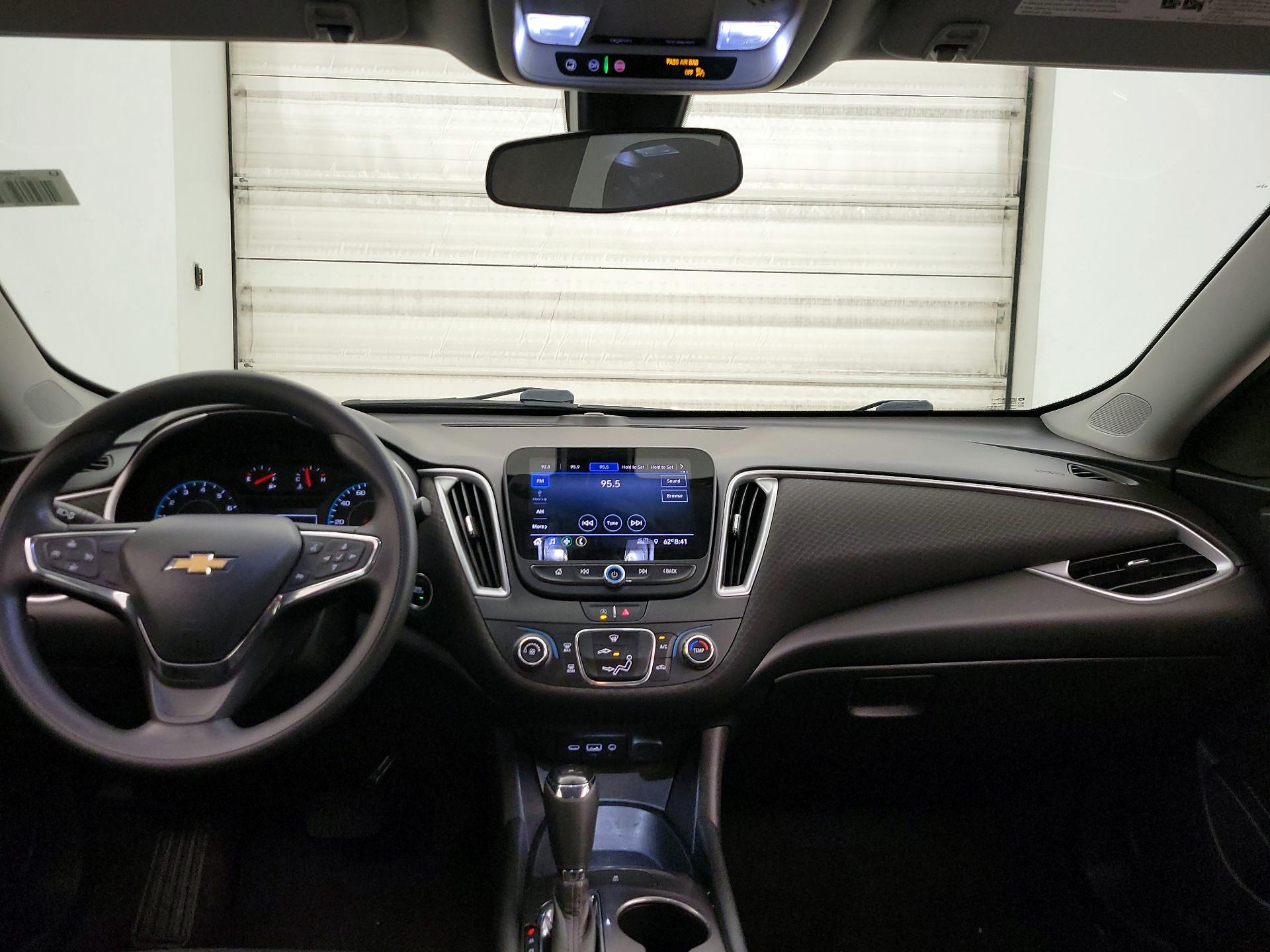 Thumbnail: 2020 Chevrolet Malibu - 9