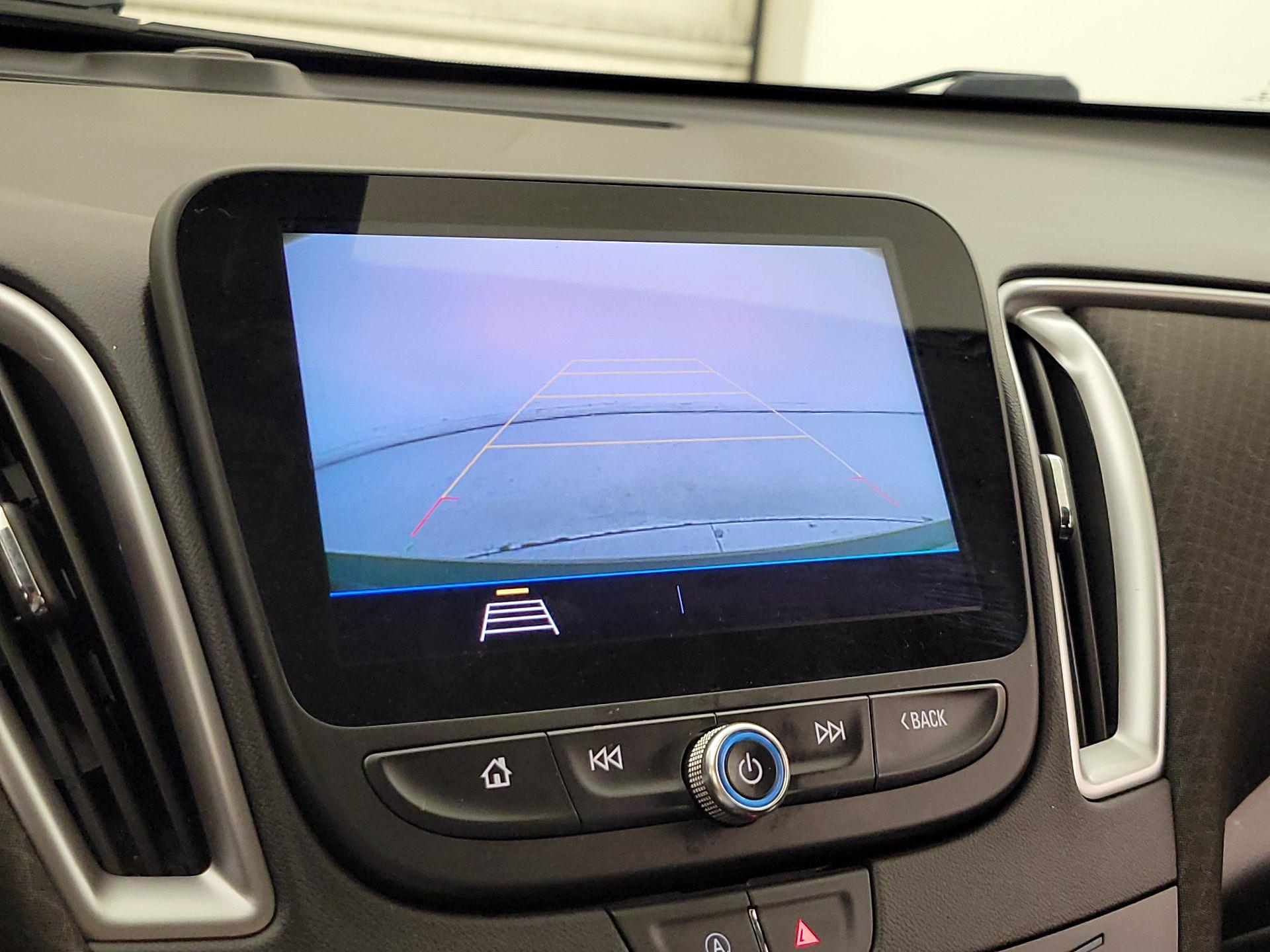 Thumbnail: 2020 Chevrolet Malibu - 14