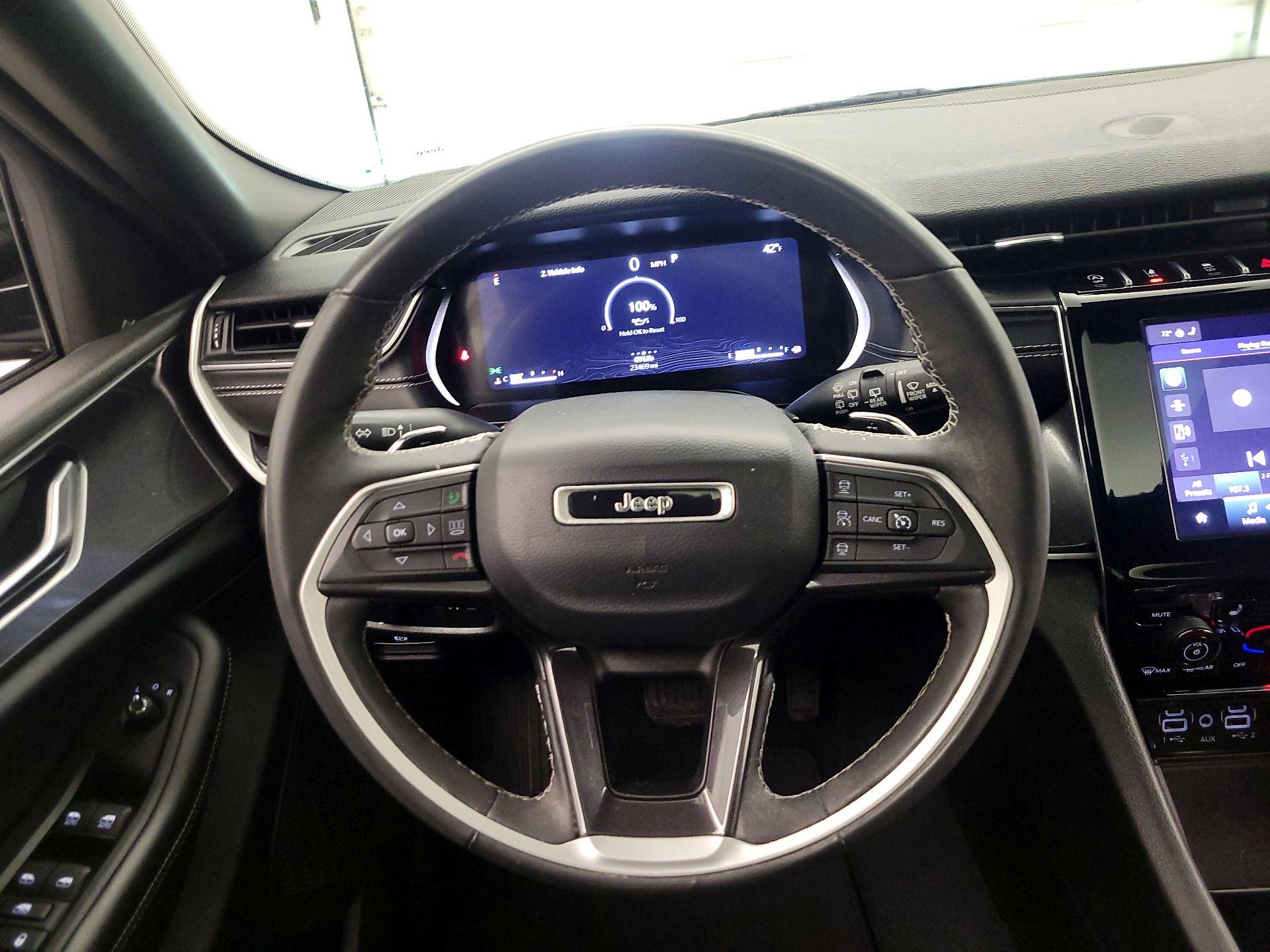 Thumbnail: 2023 Jeep Grand Cherokee - 10