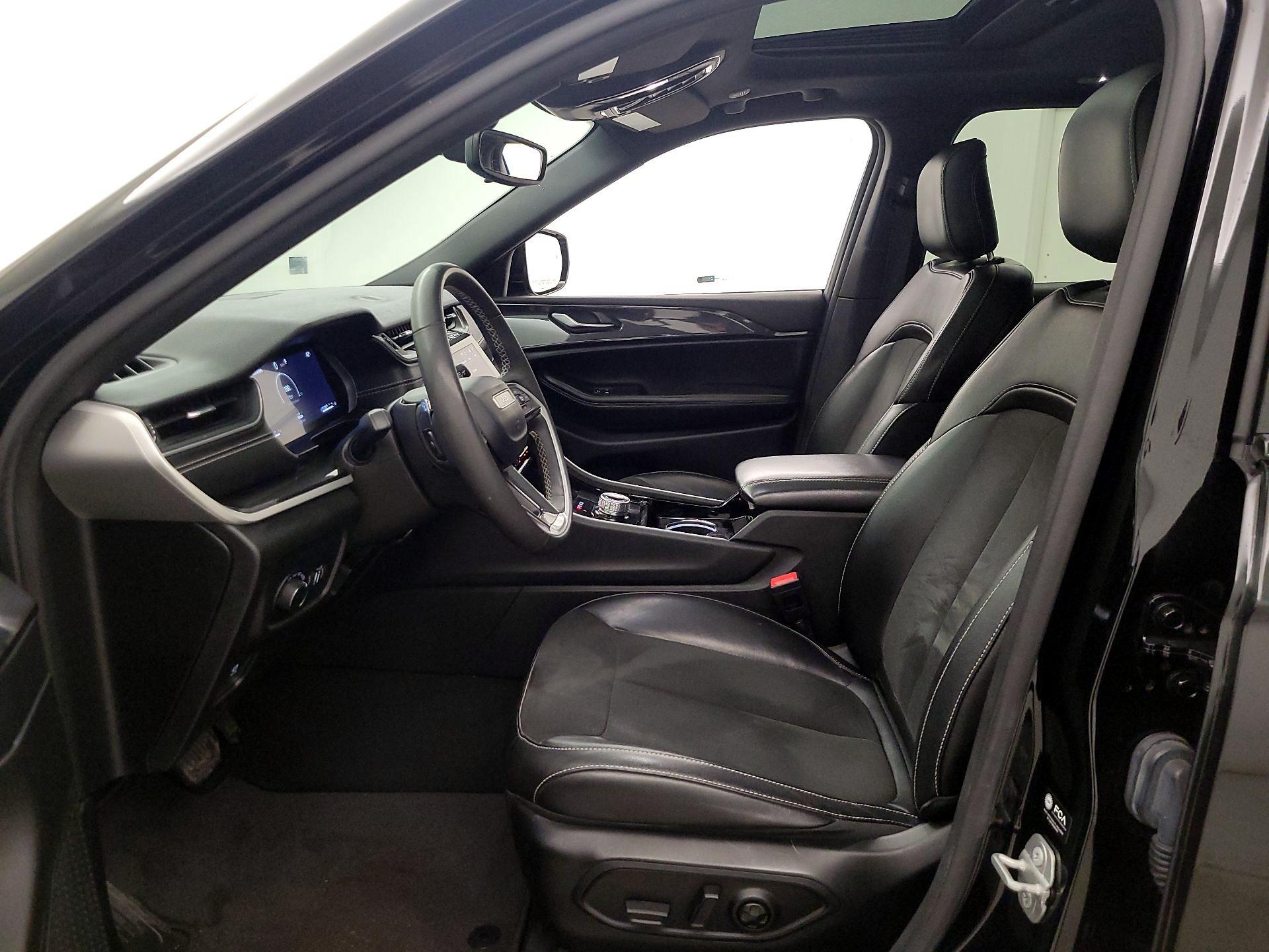 Thumbnail: 2023 Jeep Grand Cherokee - 11