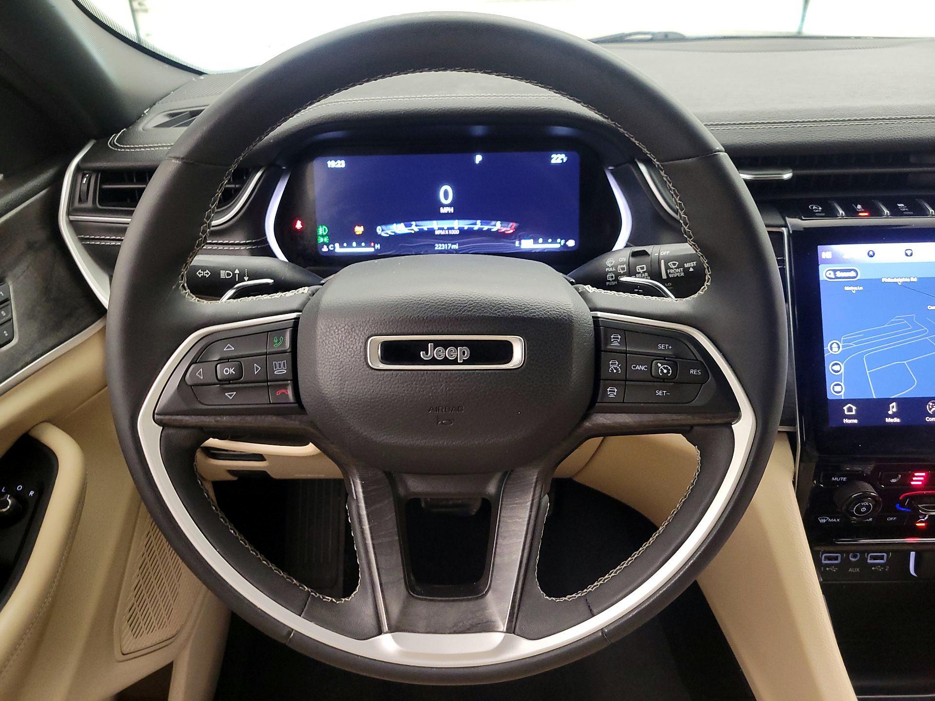 Thumbnail: 2023 Jeep Grand Cherokee - 10