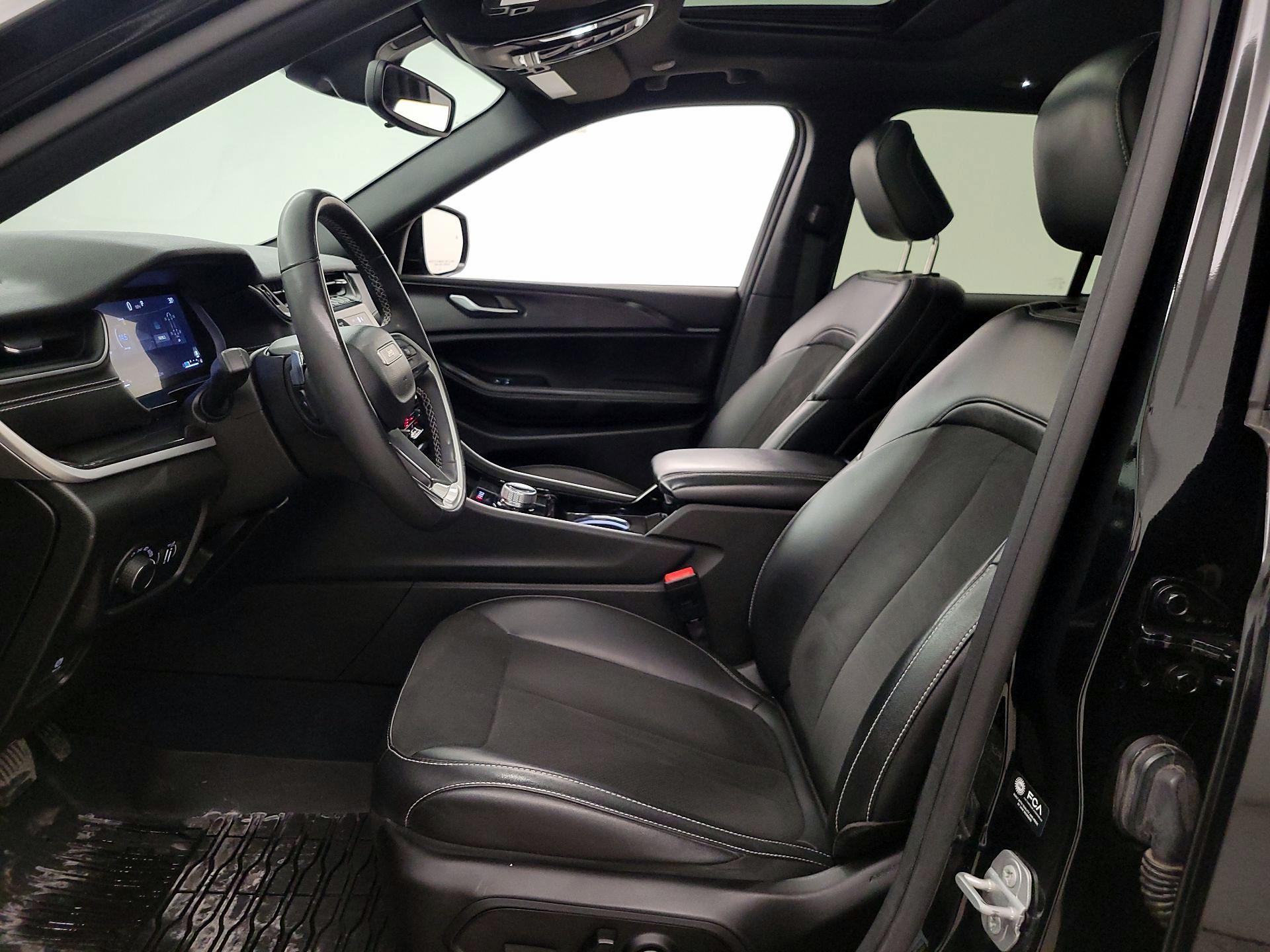 Thumbnail: 2023 Jeep Grand Cherokee - 11