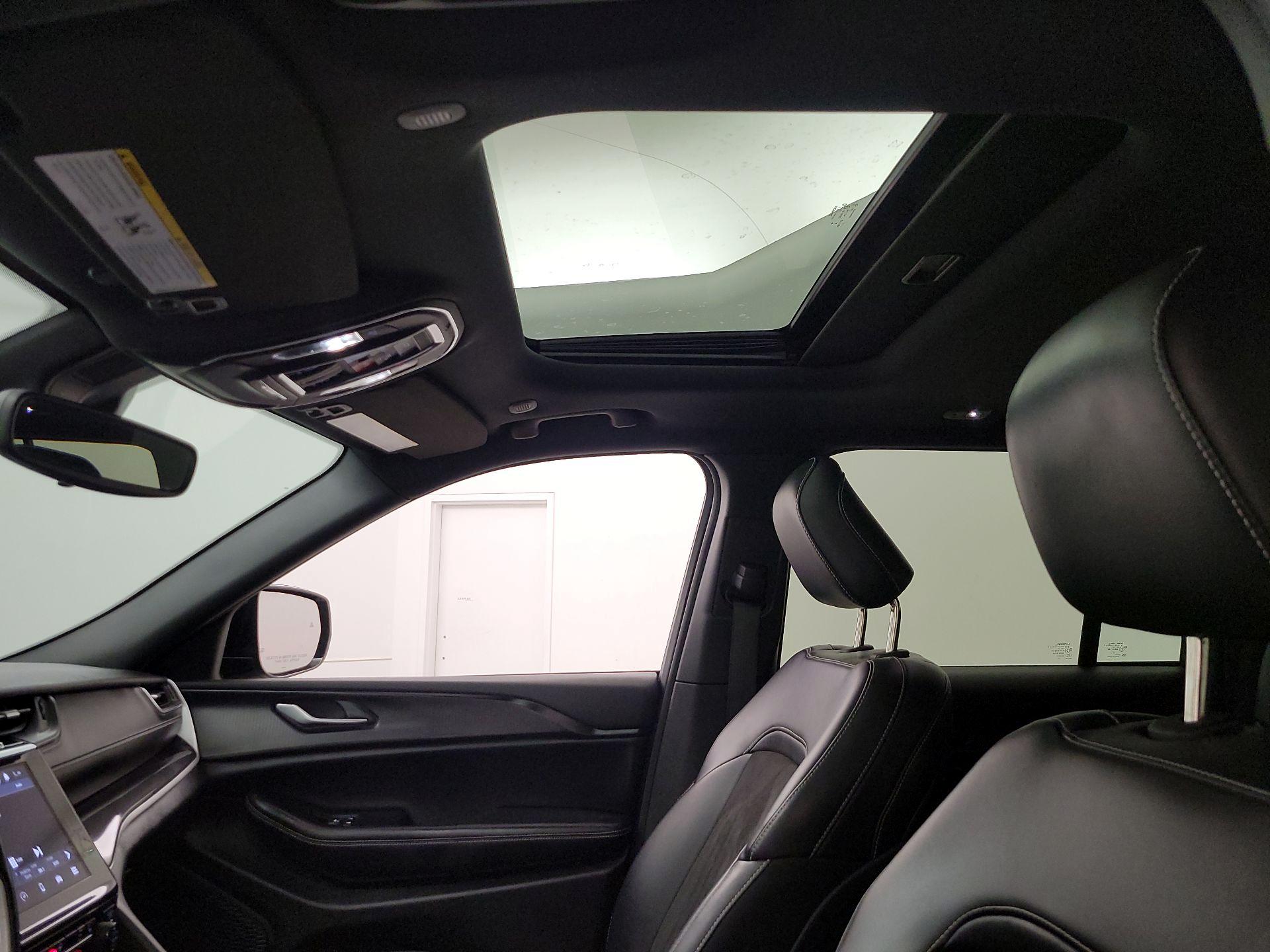 Thumbnail: 2023 Jeep Grand Cherokee - 19