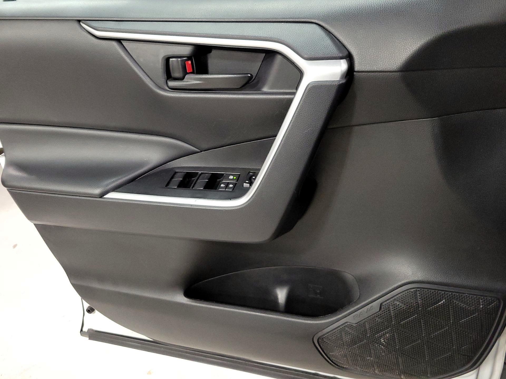 Thumbnail: 2024 Toyota RAV4 - 12