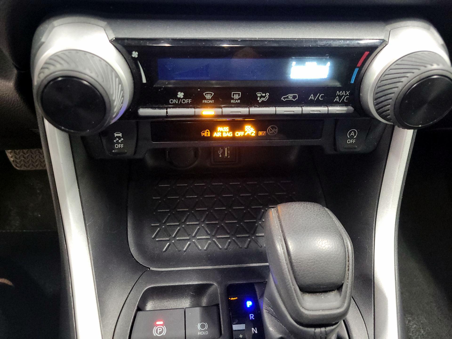 Thumbnail: 2024 Toyota RAV4 - 15