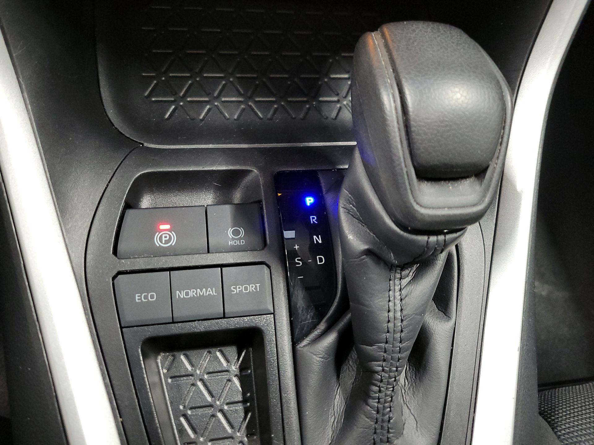 Thumbnail: 2024 Toyota RAV4 - 16