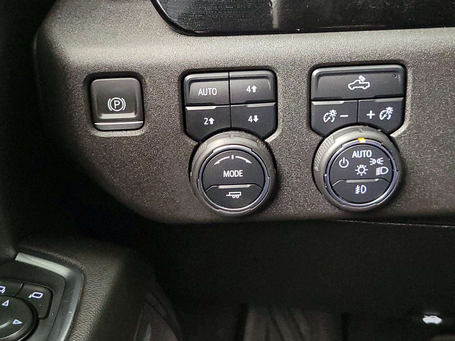 Thumbnail: 2022 Chevrolet Silverado 1500 - 13