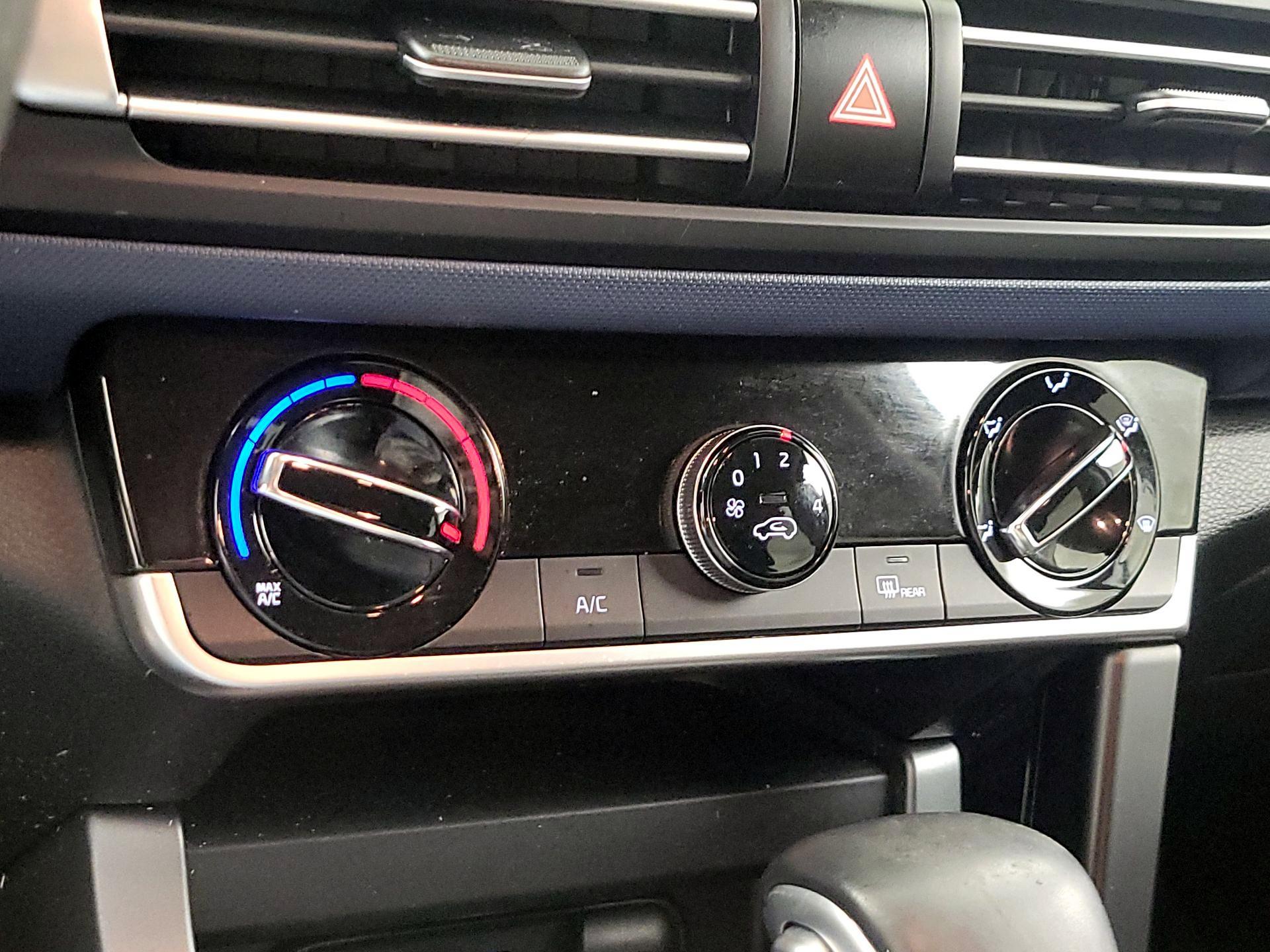 Thumbnail: 2021 Kia Seltos - 16