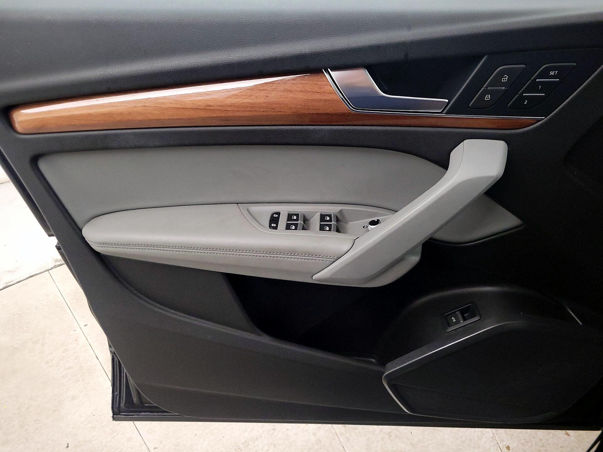 Thumbnail: 2021 Audi Q5 - 12