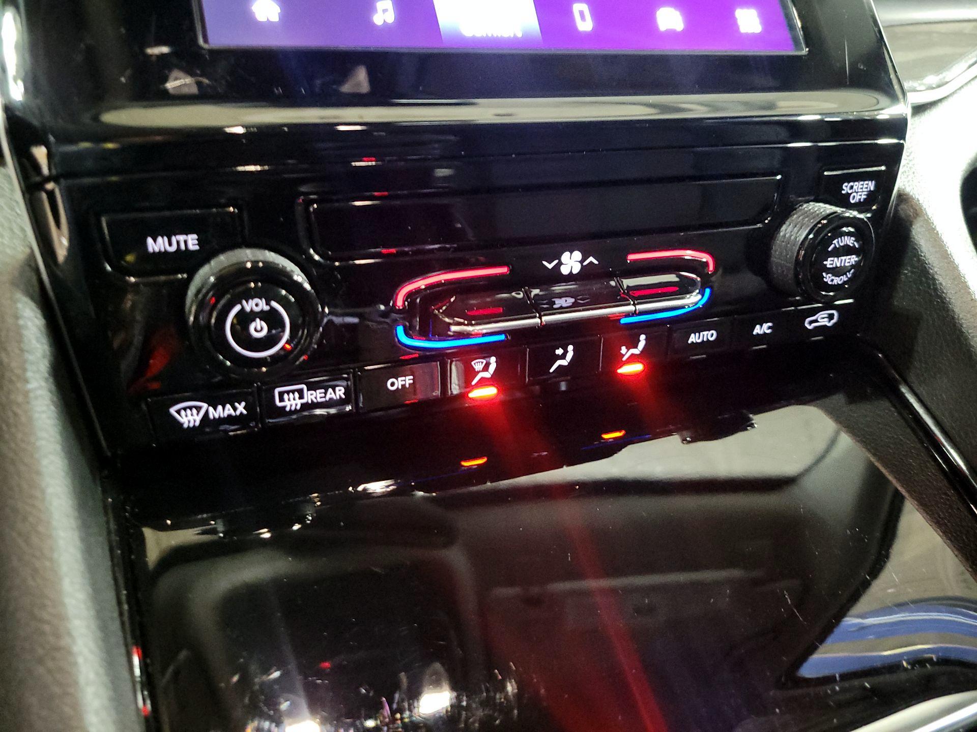 Thumbnail: 2023 Jeep Grand Cherokee L - 16