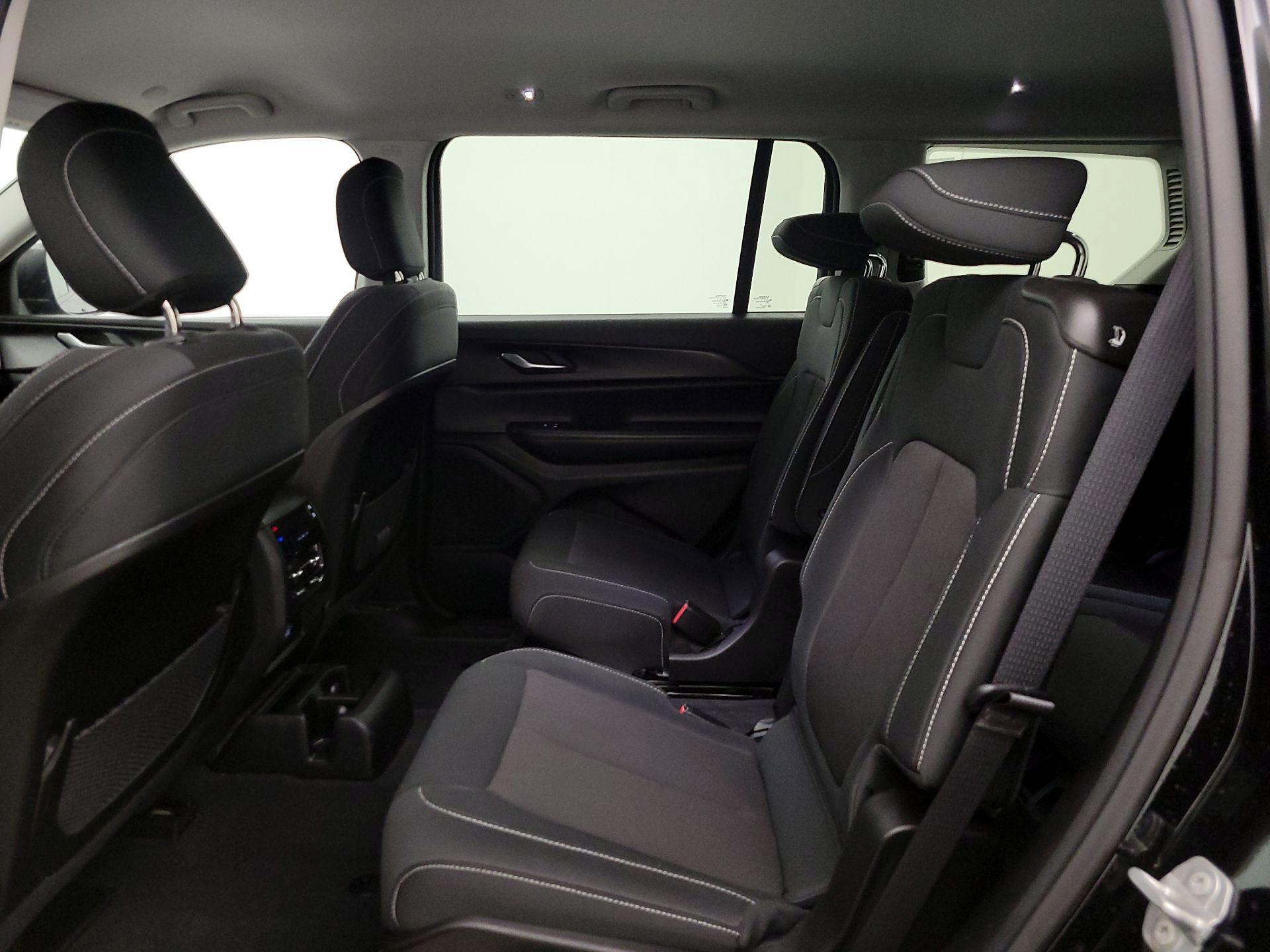 Thumbnail: 2023 Jeep Grand Cherokee L - 19