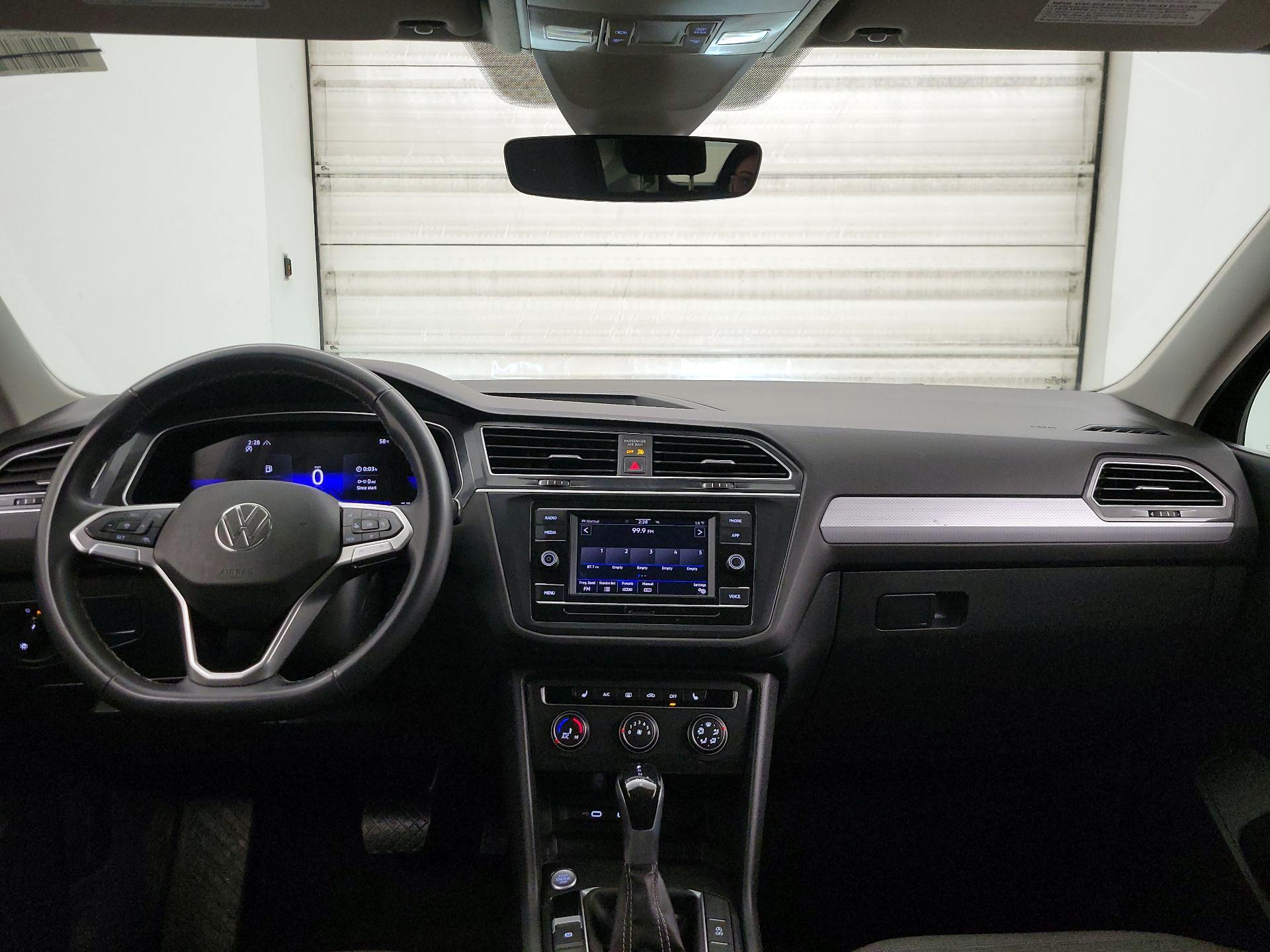 Thumbnail: 2024 Volkswagen Tiguan - 9