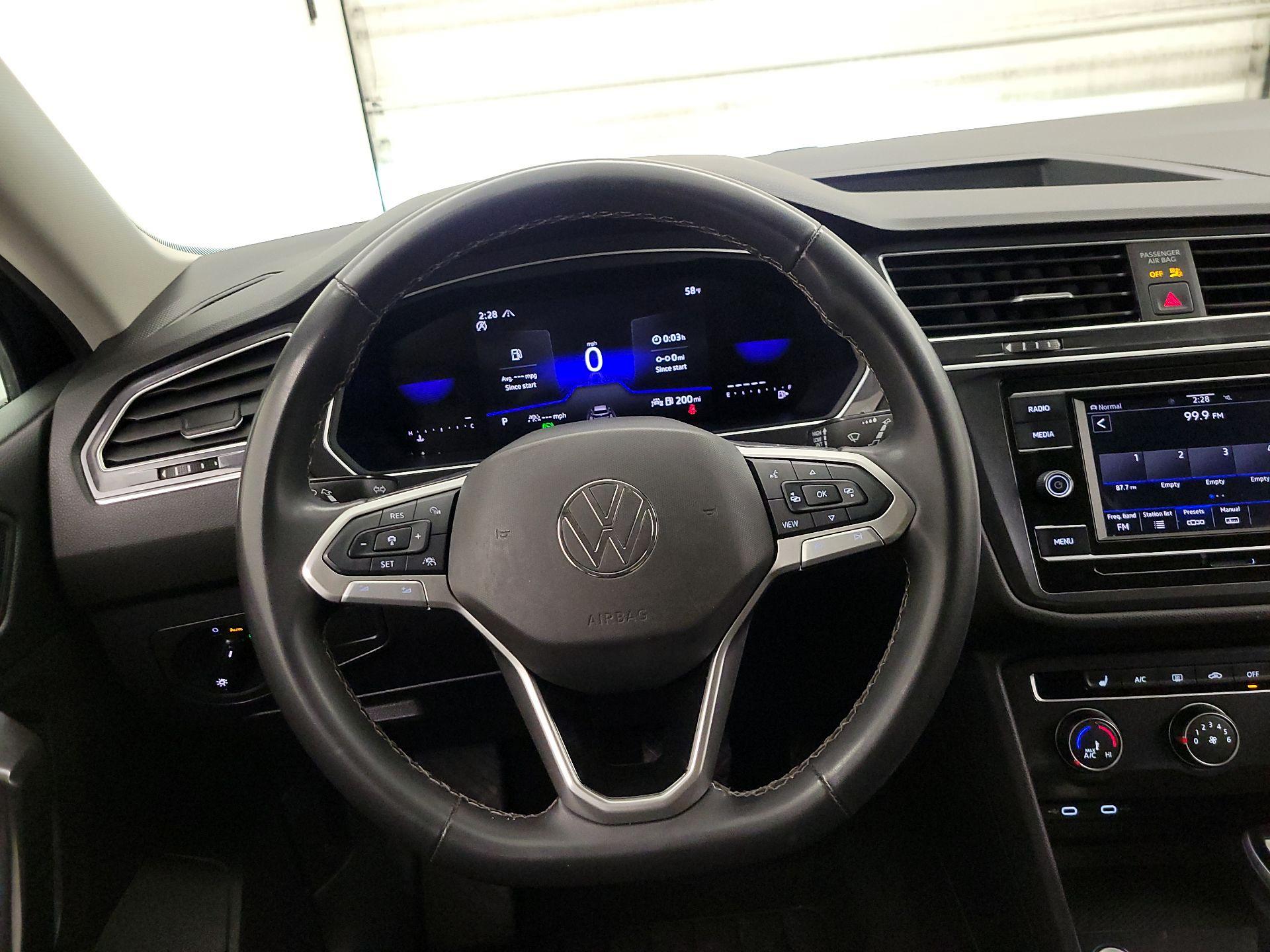 Thumbnail: 2024 Volkswagen Tiguan - 10