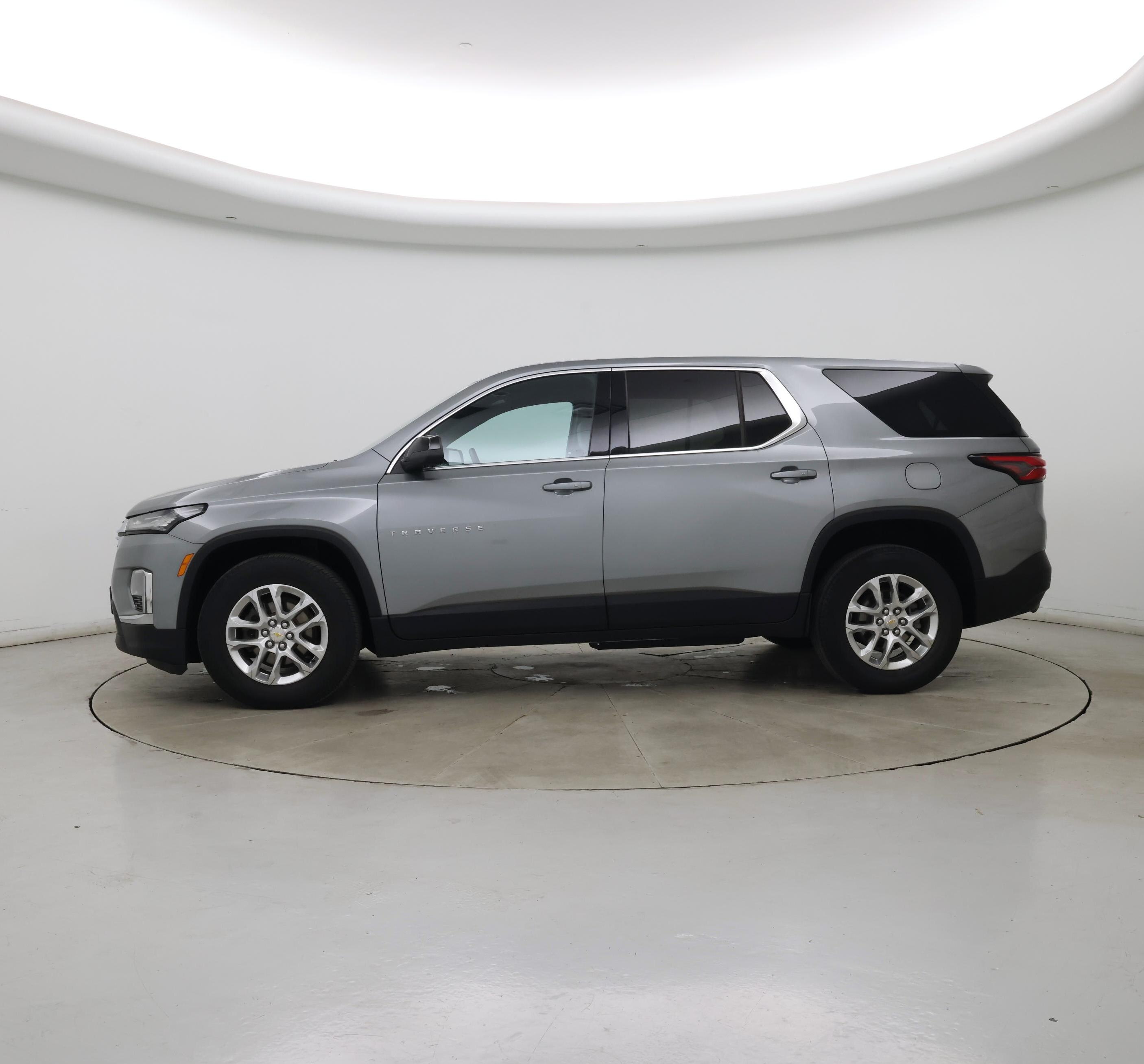 Thumbnail: 2023 Chevrolet Traverse - 3