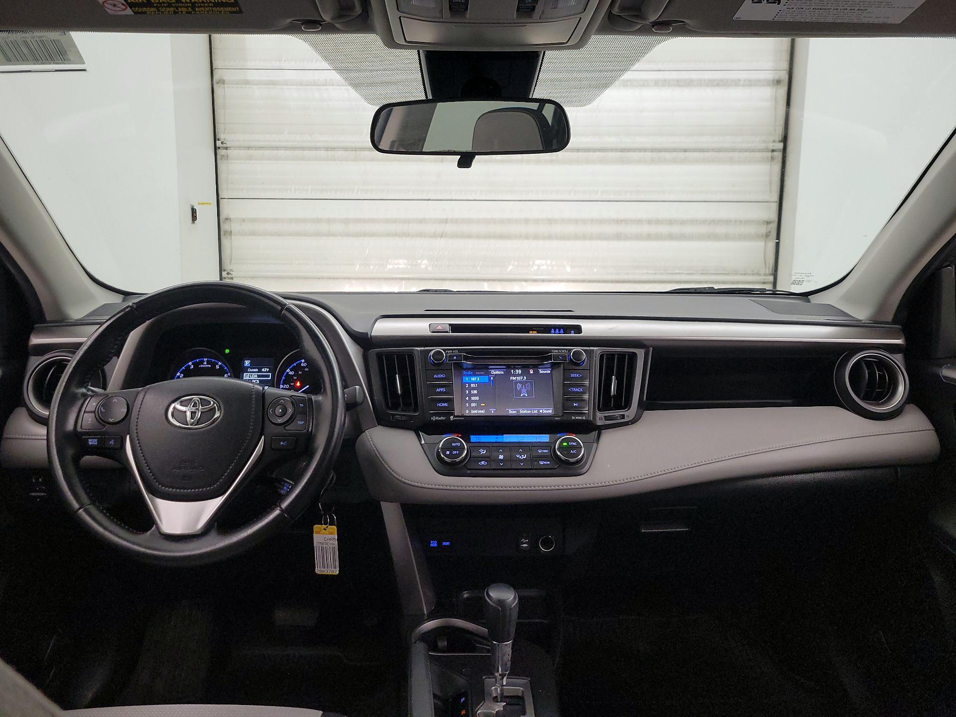 Thumbnail: 2017 Toyota RAV4 - 9