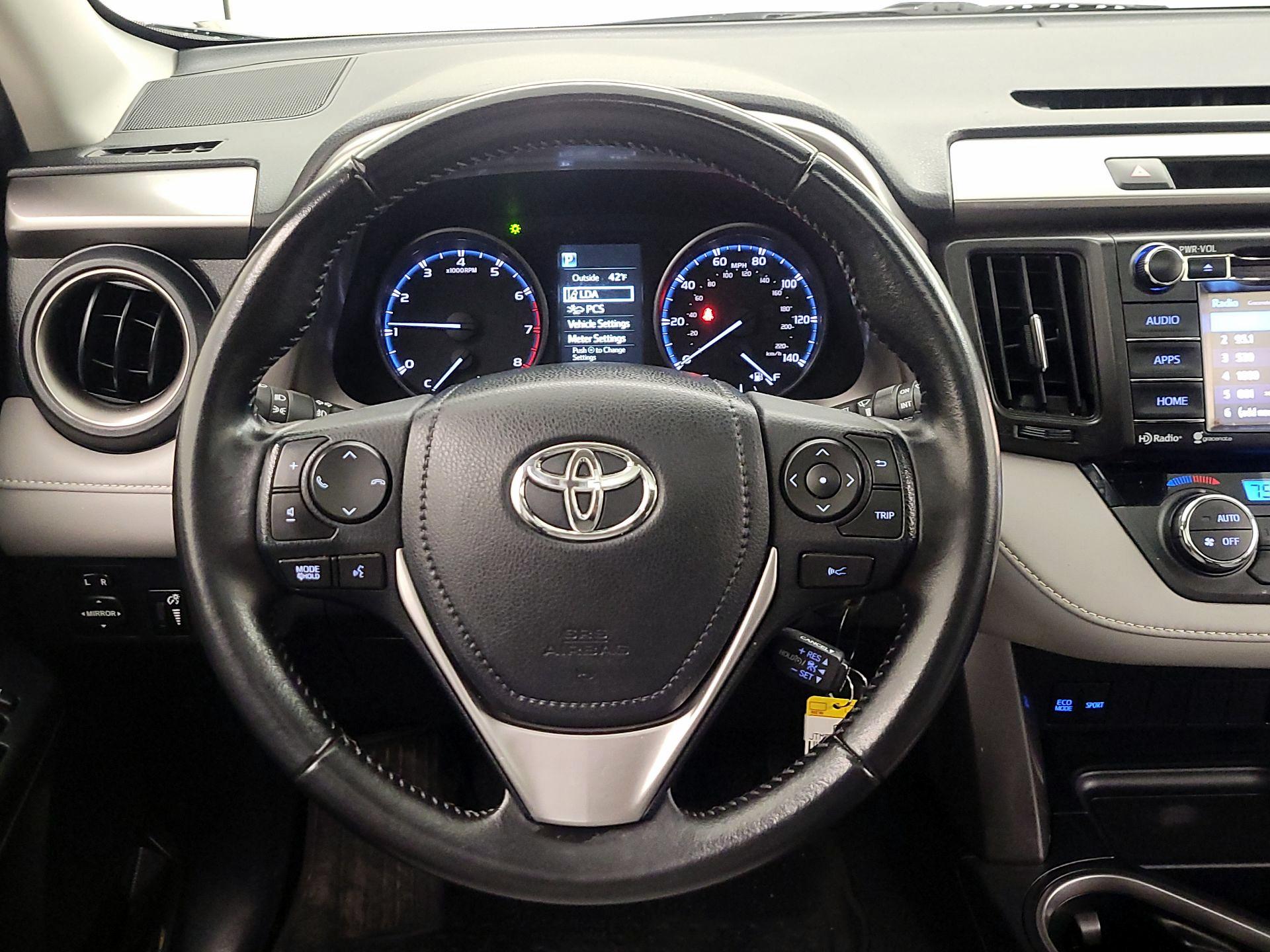 Thumbnail: 2017 Toyota RAV4 - 10