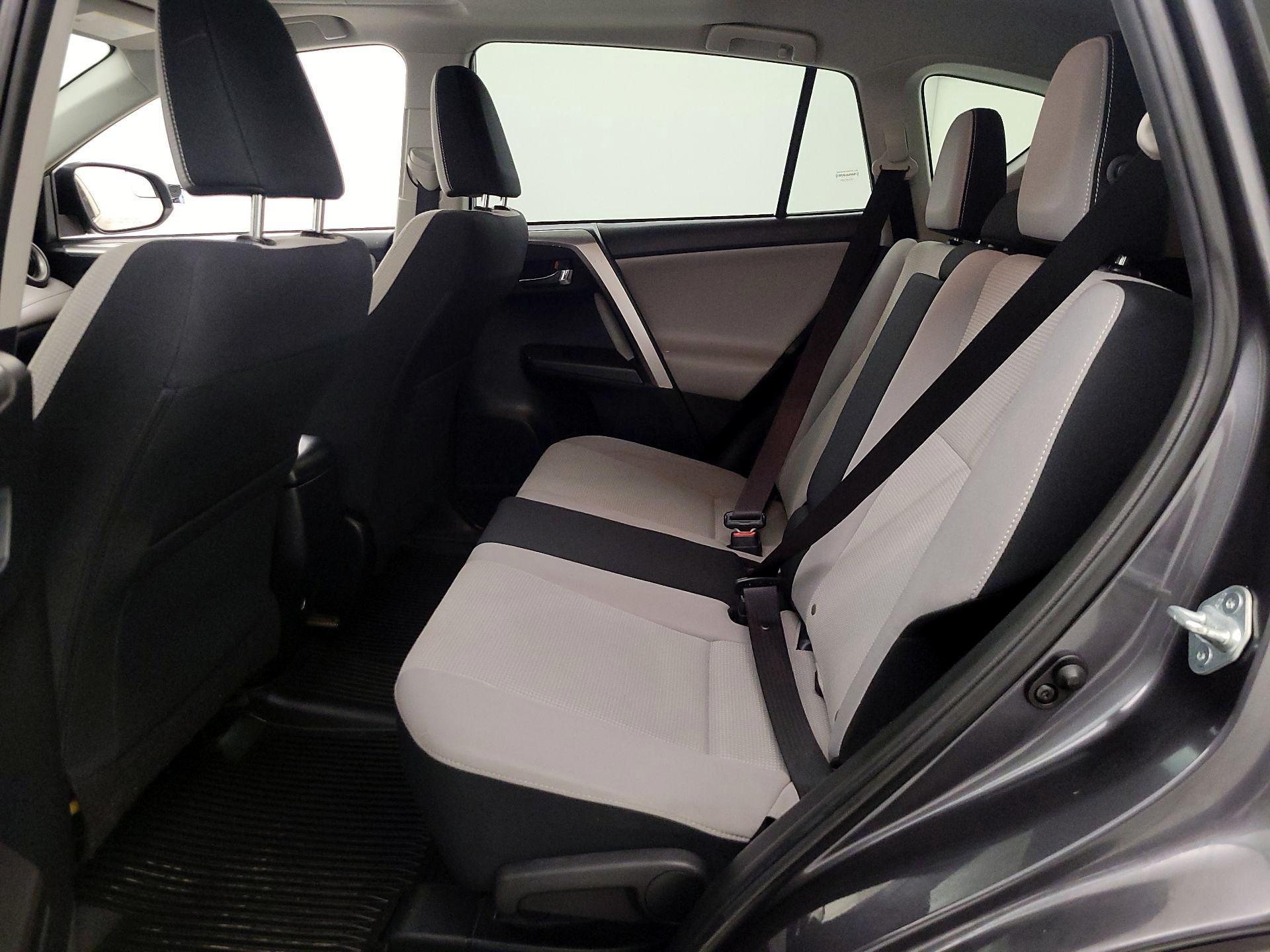 Thumbnail: 2017 Toyota RAV4 - 20