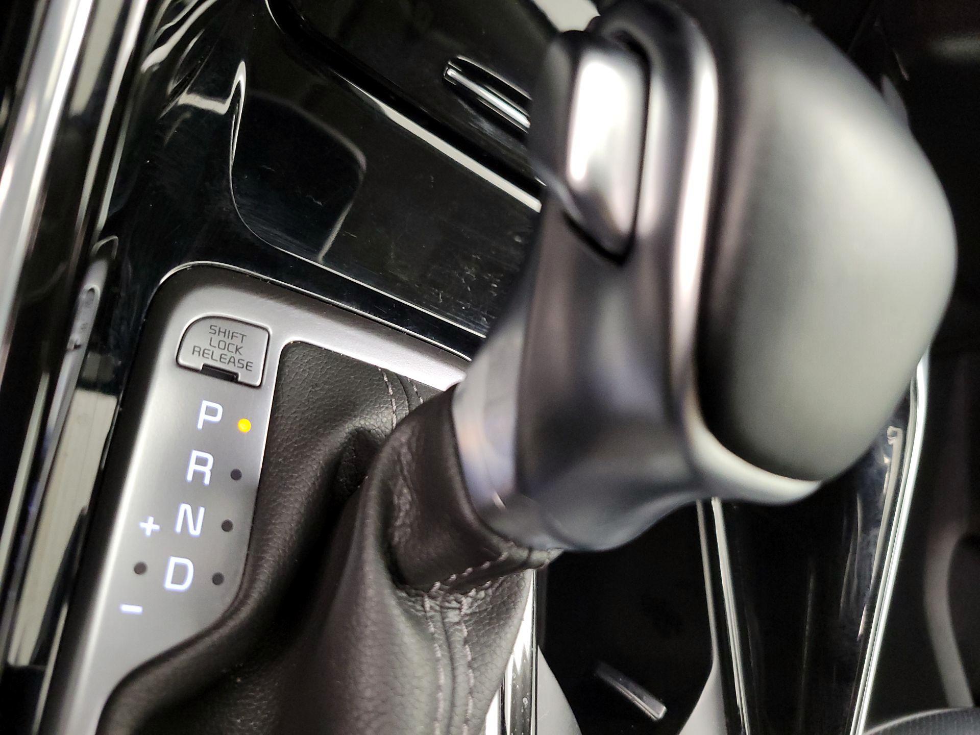 Thumbnail: 2023 Kia Sorento - 18