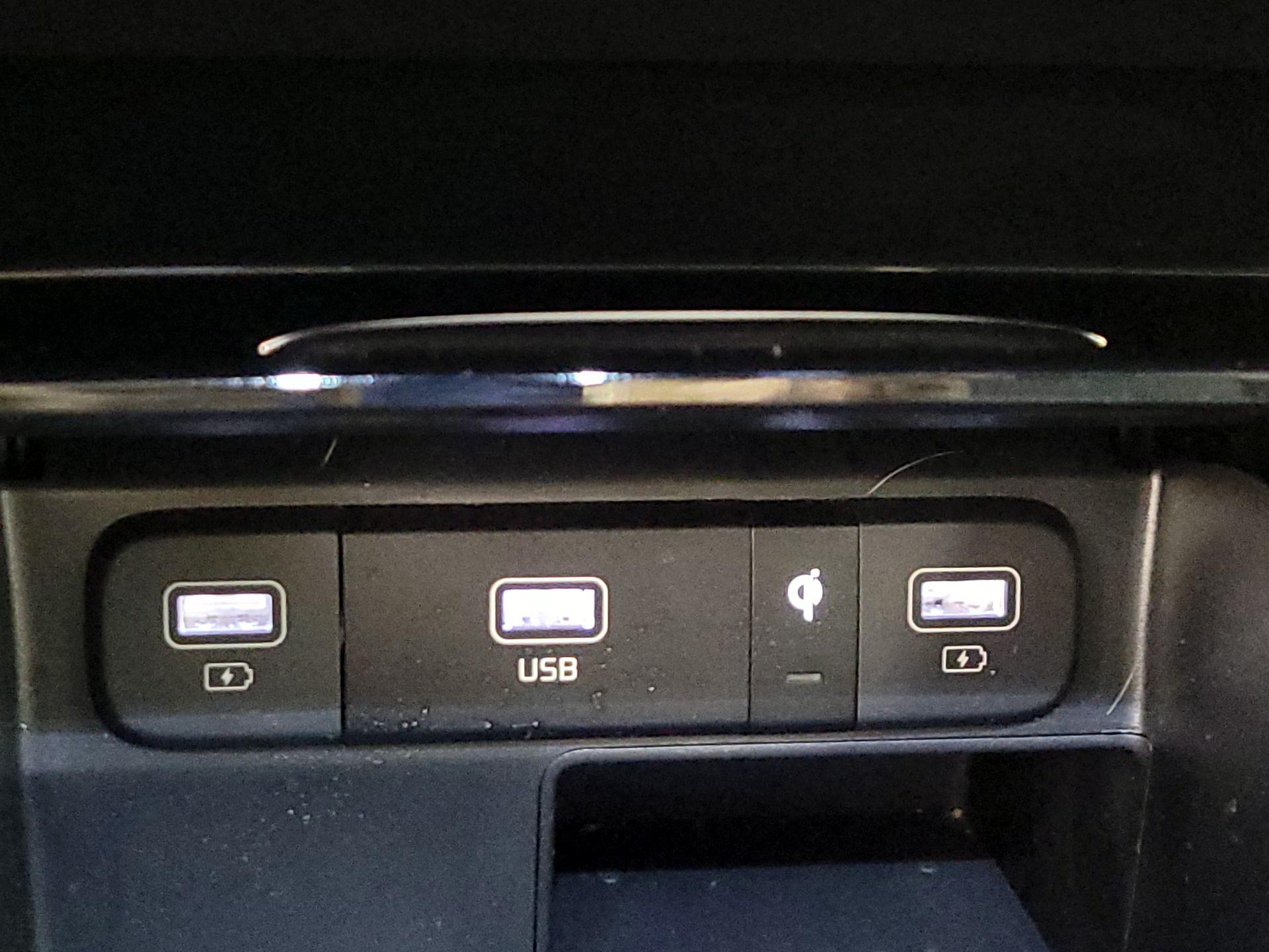 Thumbnail: 2023 Kia Sorento - 19