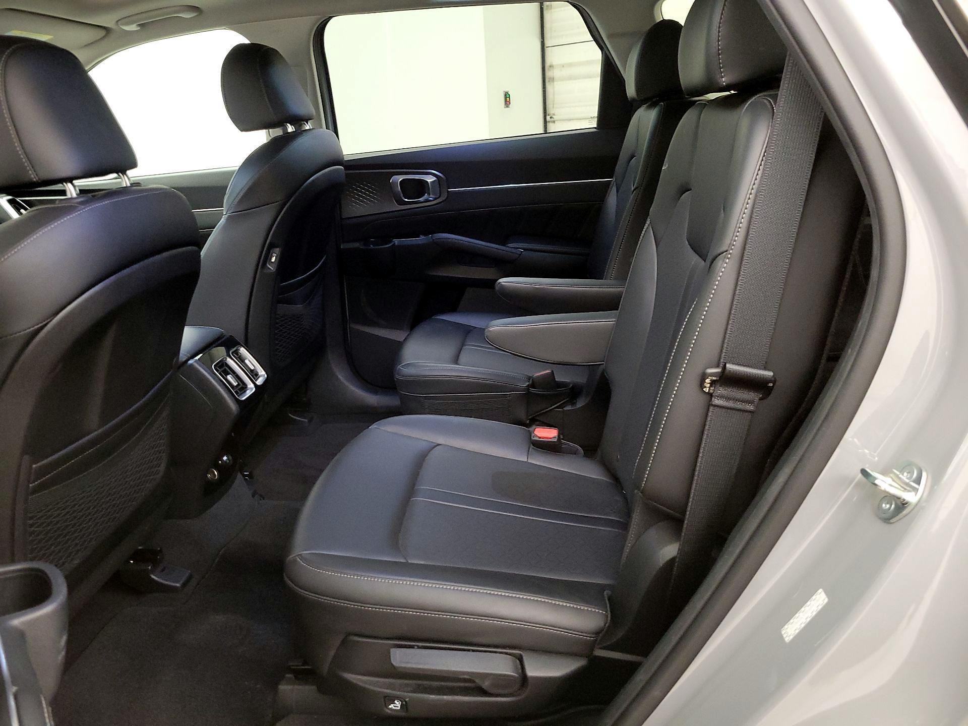 Thumbnail: 2023 Kia Sorento - 20