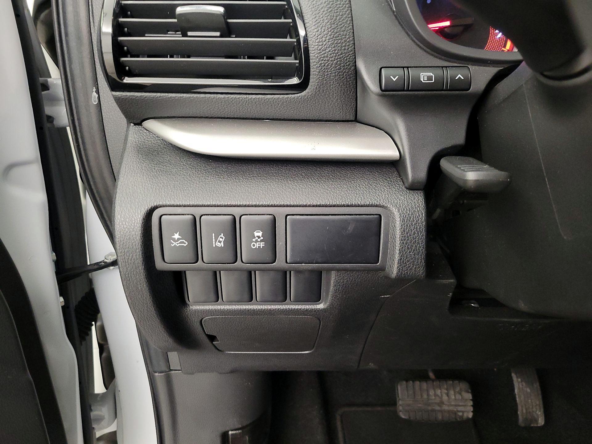 Thumbnail: 2023 Mitsubishi Eclipse Cross - 13